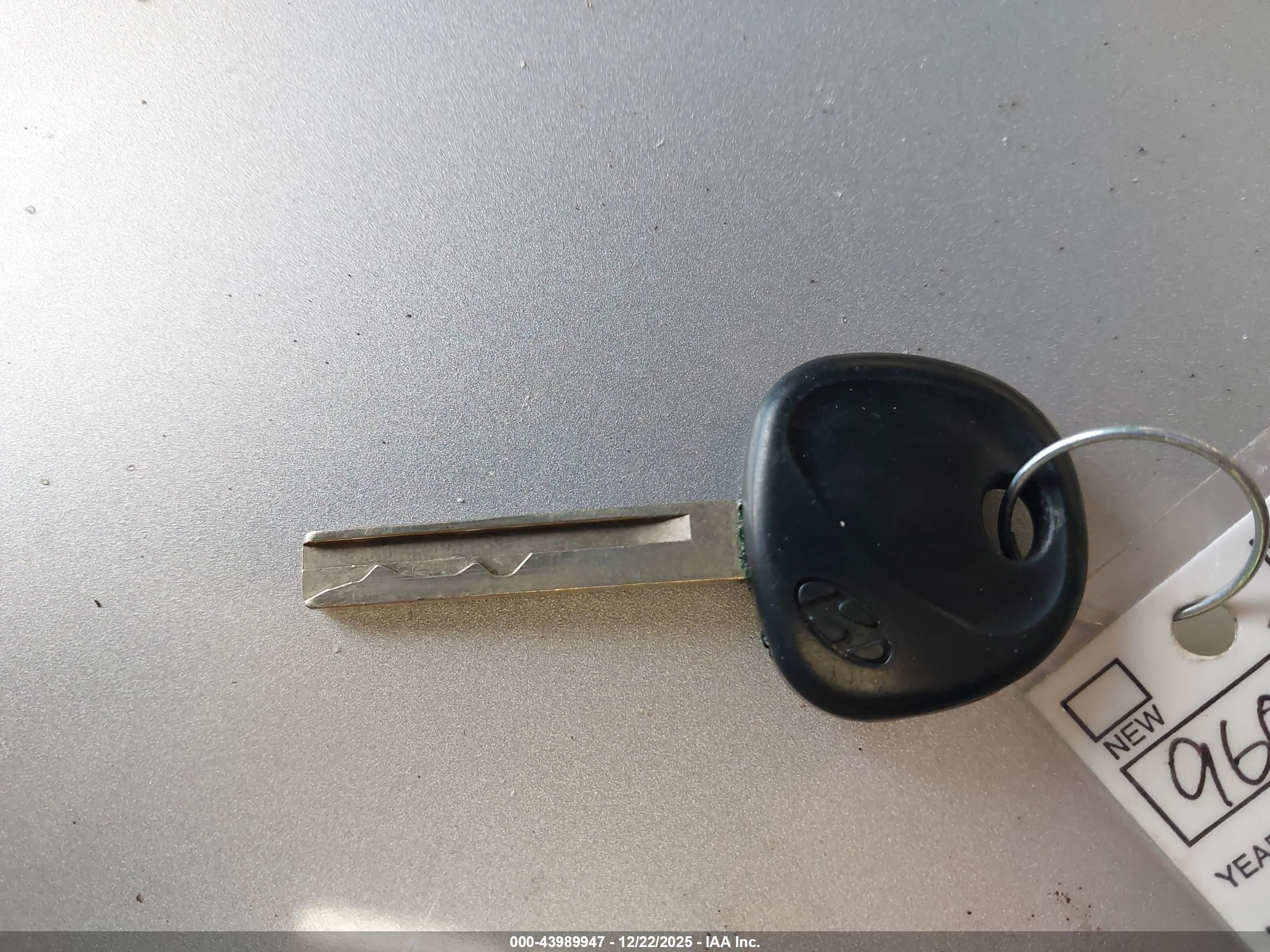 HYUNDAI ACCENT image 11