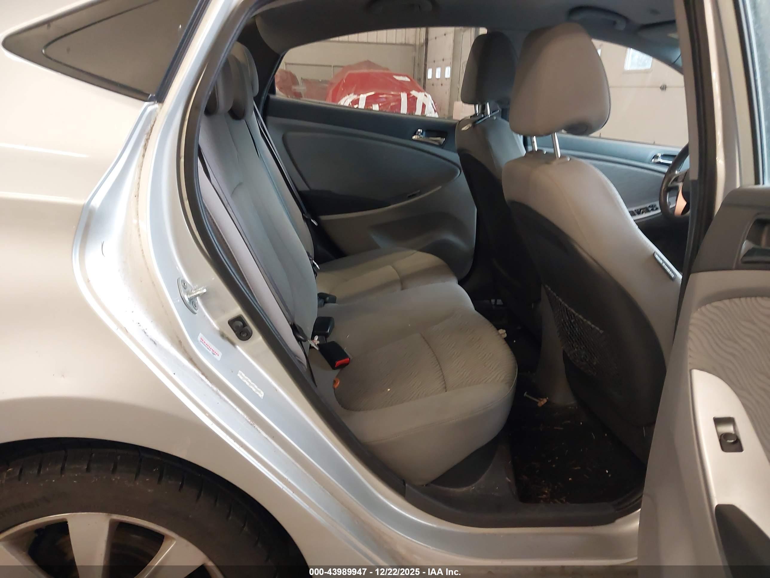 HYUNDAI ACCENT image 8