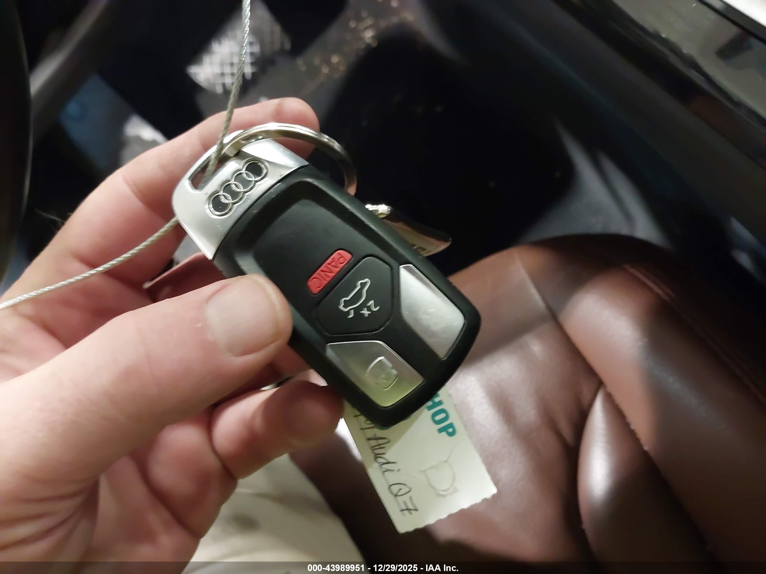 AUDI Q7 image 11
