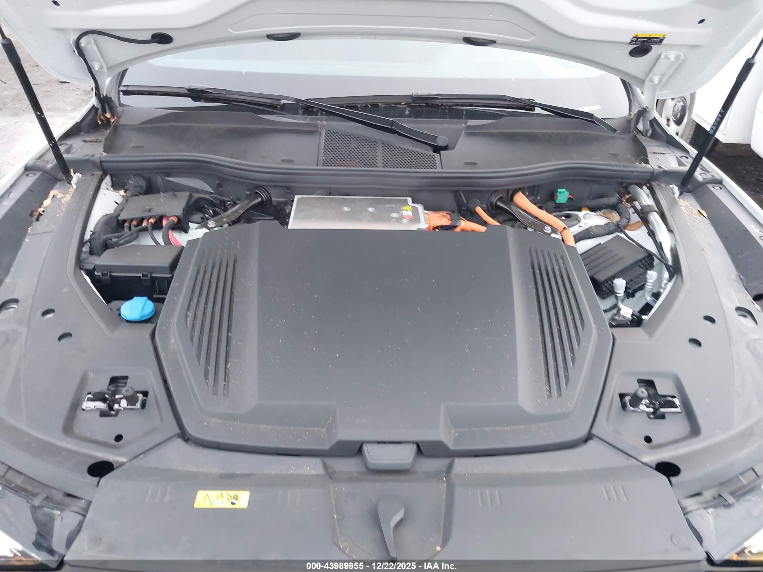 AUDI SQ8 image 10