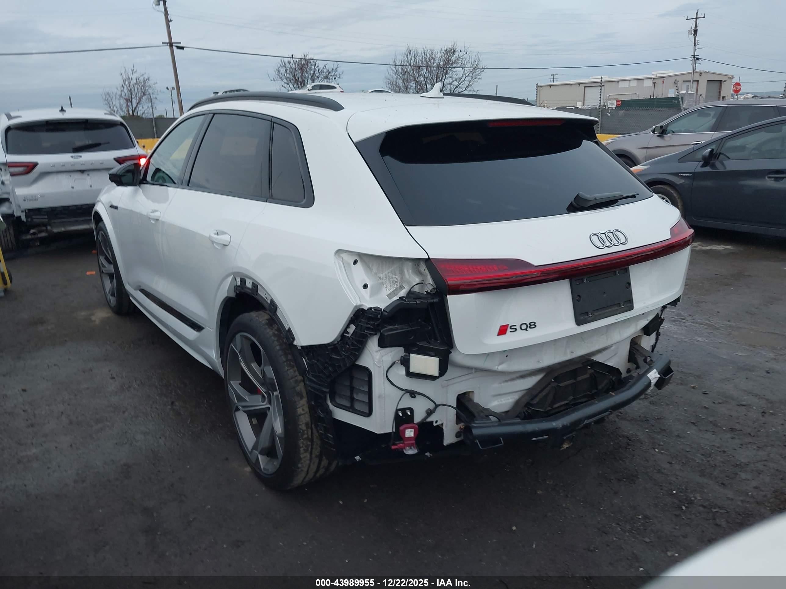 AUDI SQ8 image 6
