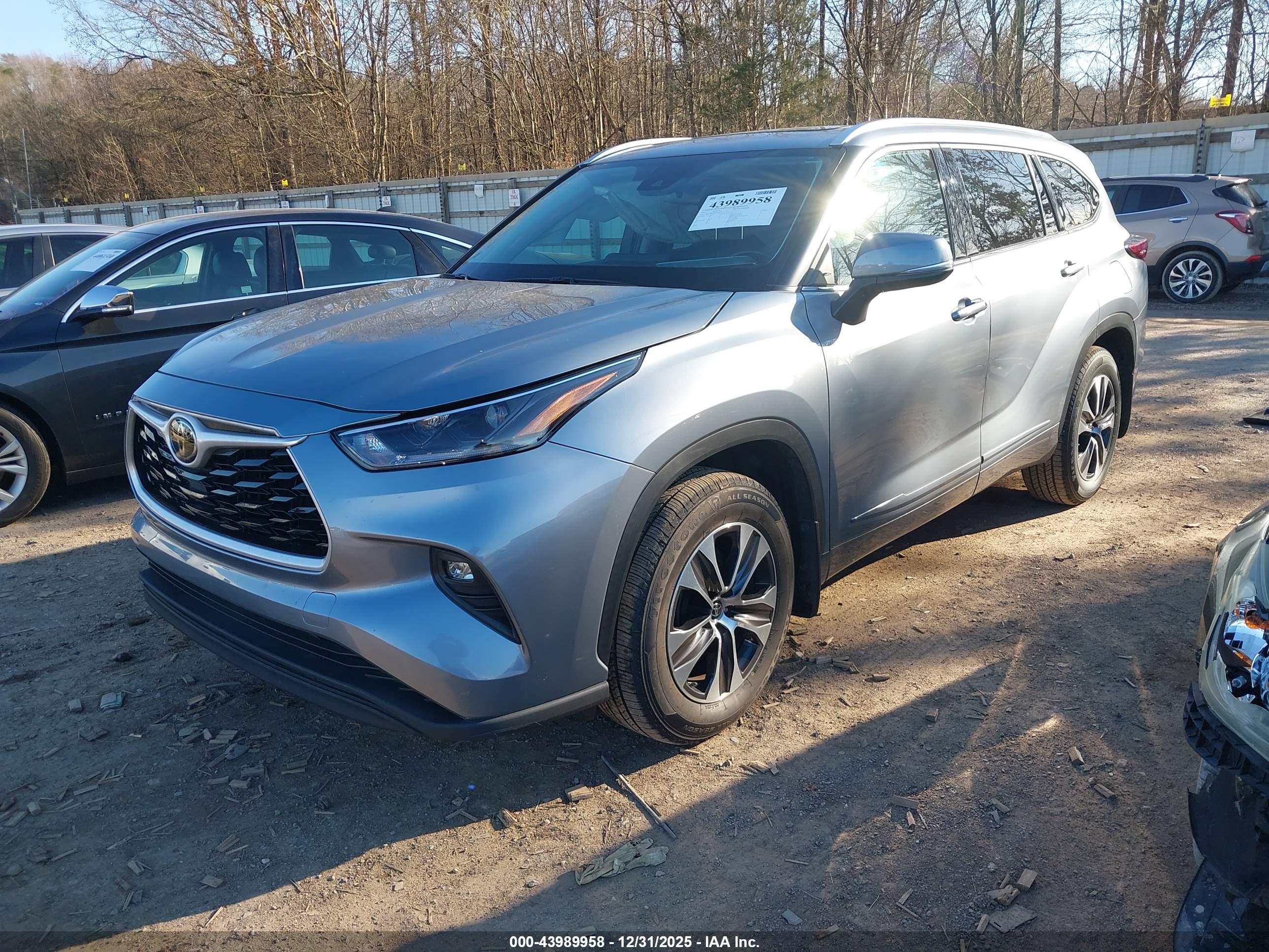 TOYOTA HIGHLANDER image 2