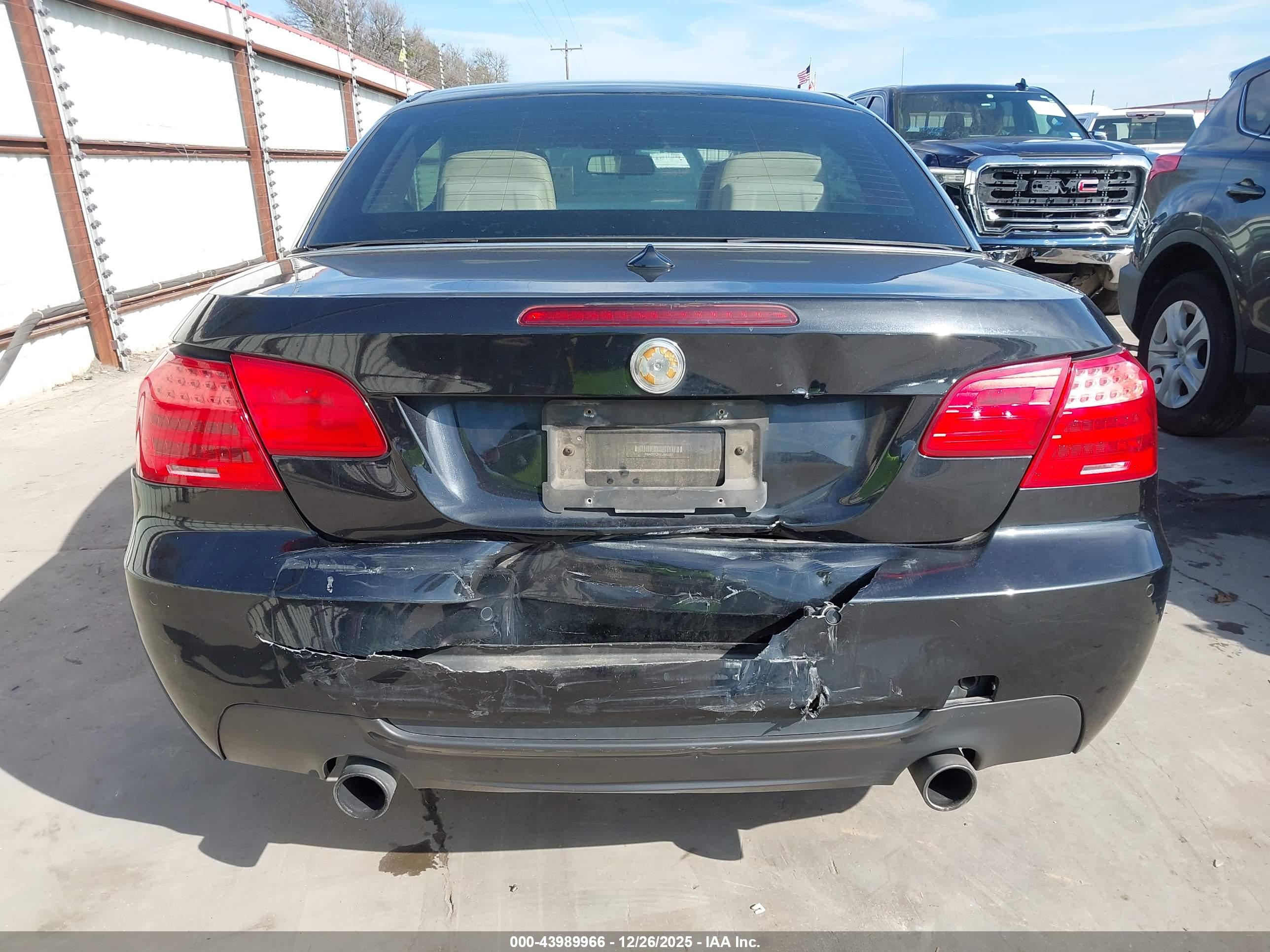 BMW 335I image 6