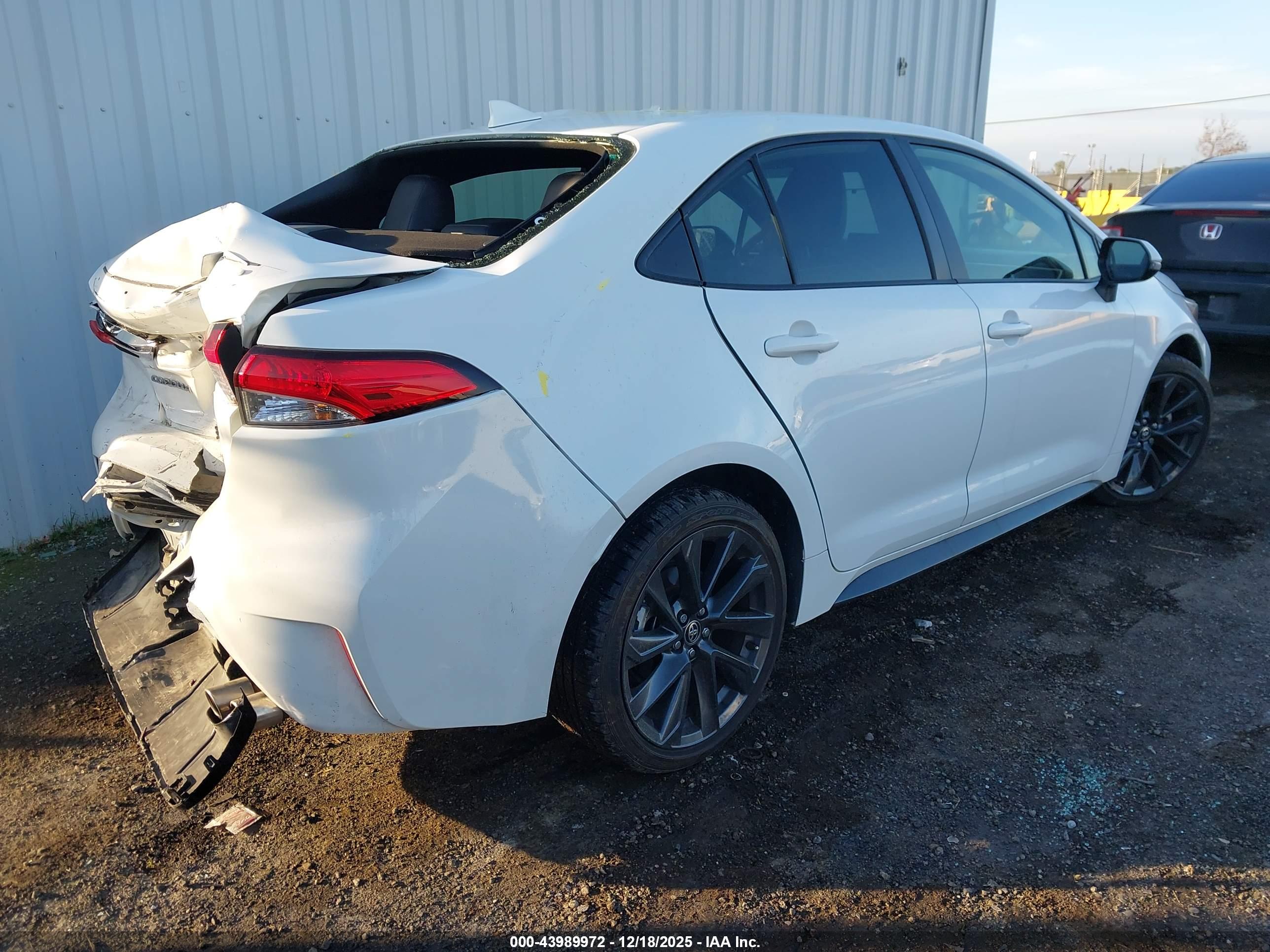 TOYOTA COROLLA image 4