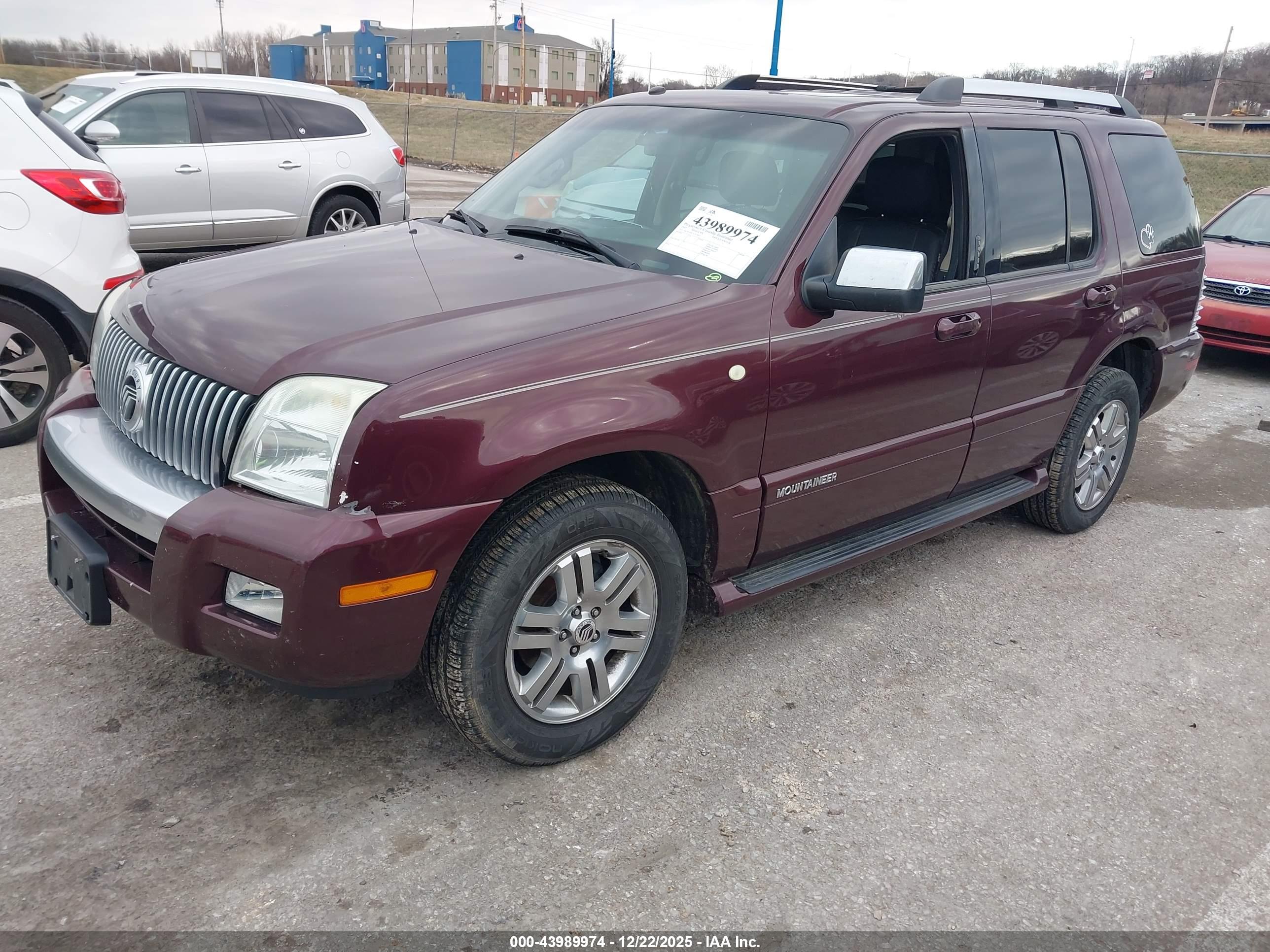 MERCURY MOUNTAINEER image 2