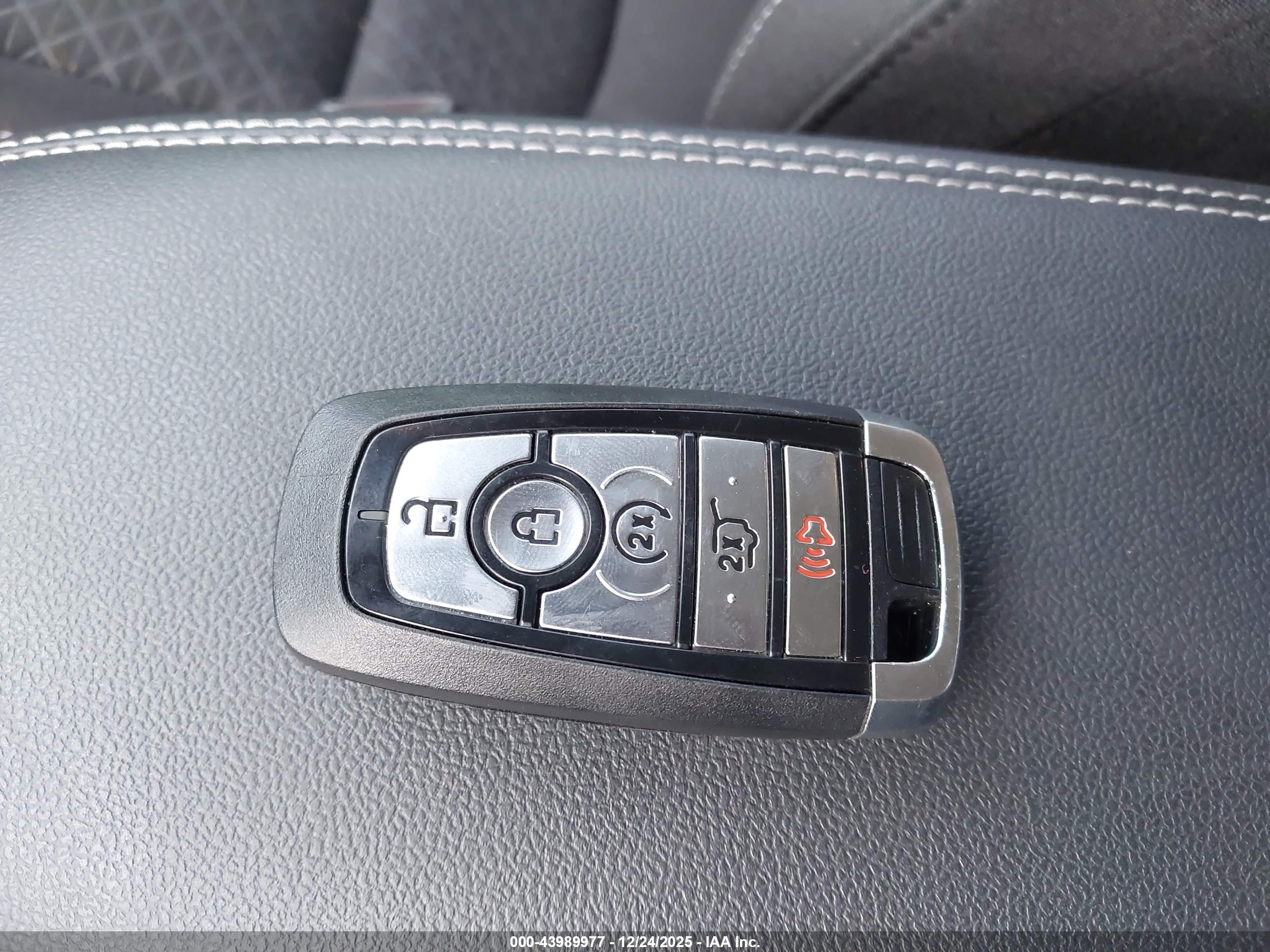 FORD ESCAPE image 11