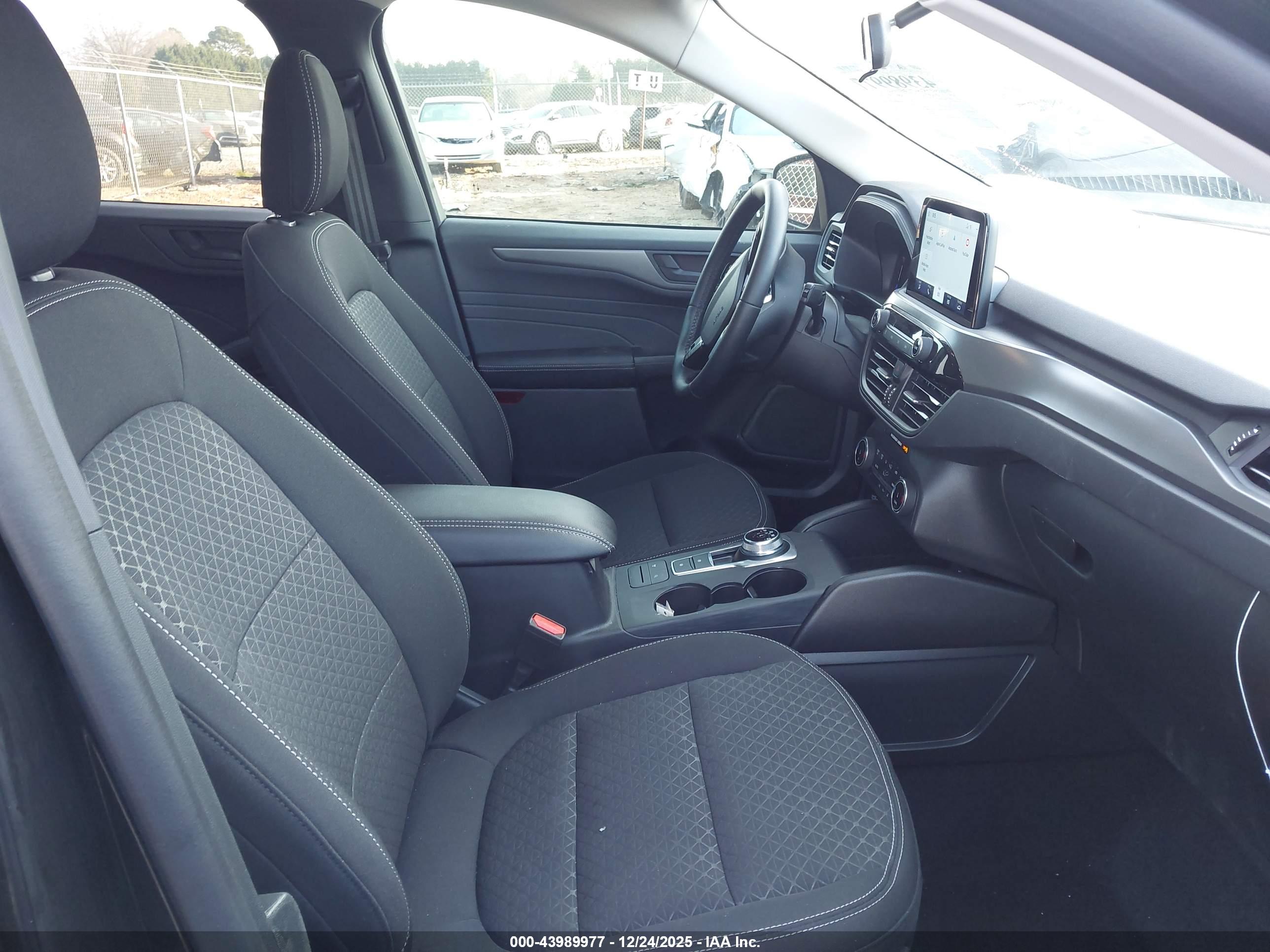 FORD ESCAPE image 5