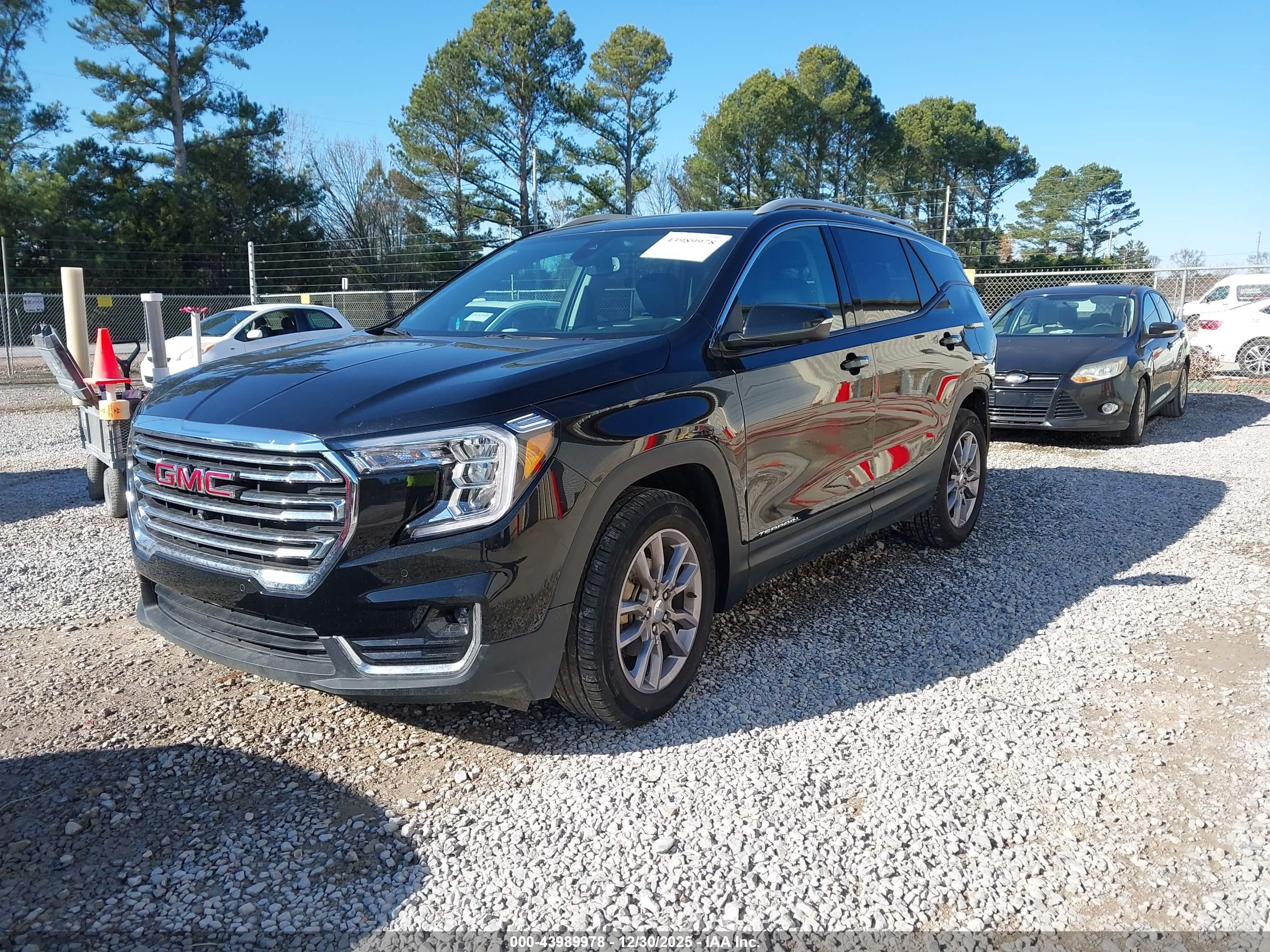 GMC TERRAIN image 2