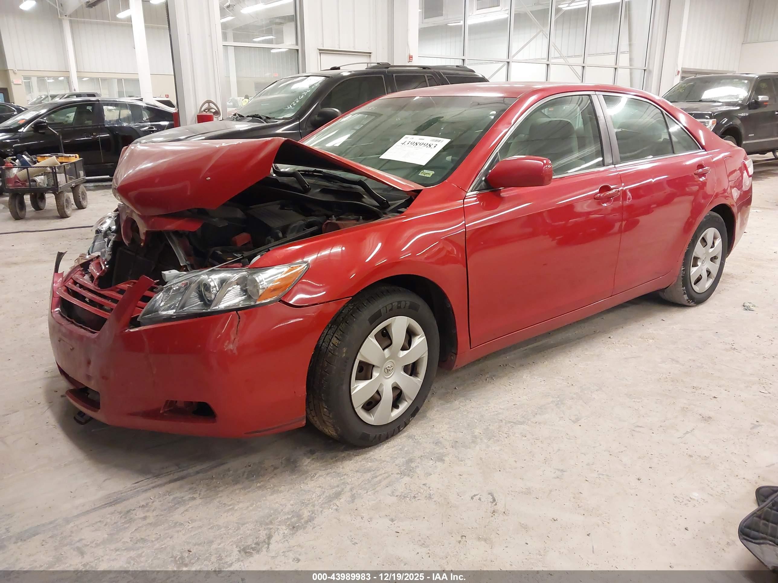 TOYOTA CAMRY image 2