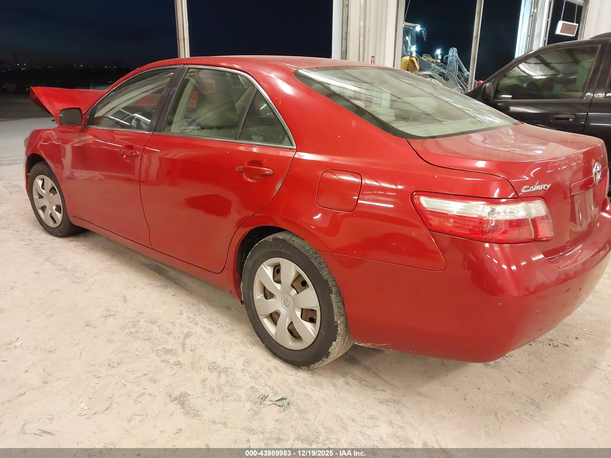 TOYOTA CAMRY image 3
