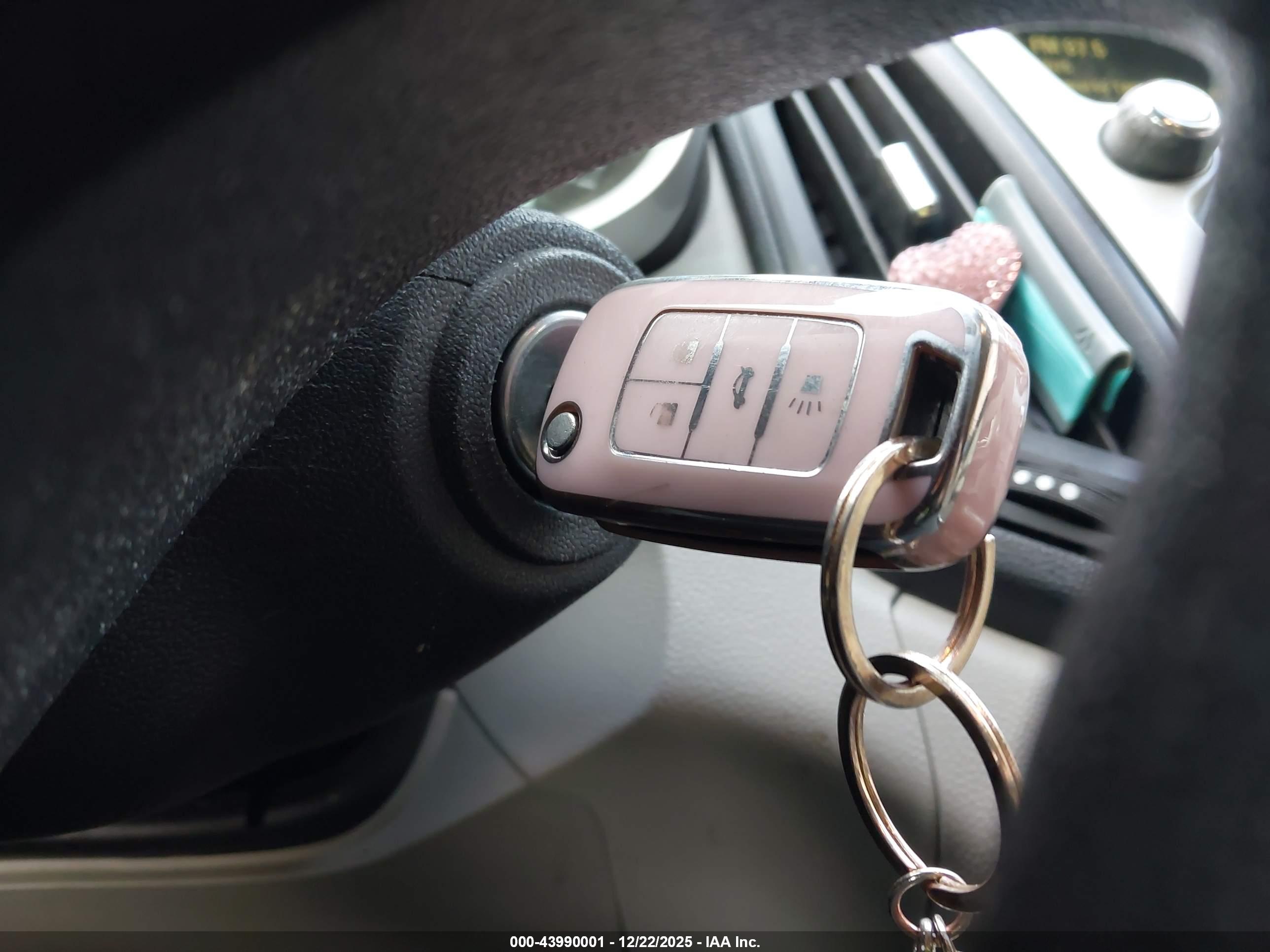 CHEVROLET EQUINOX image 11