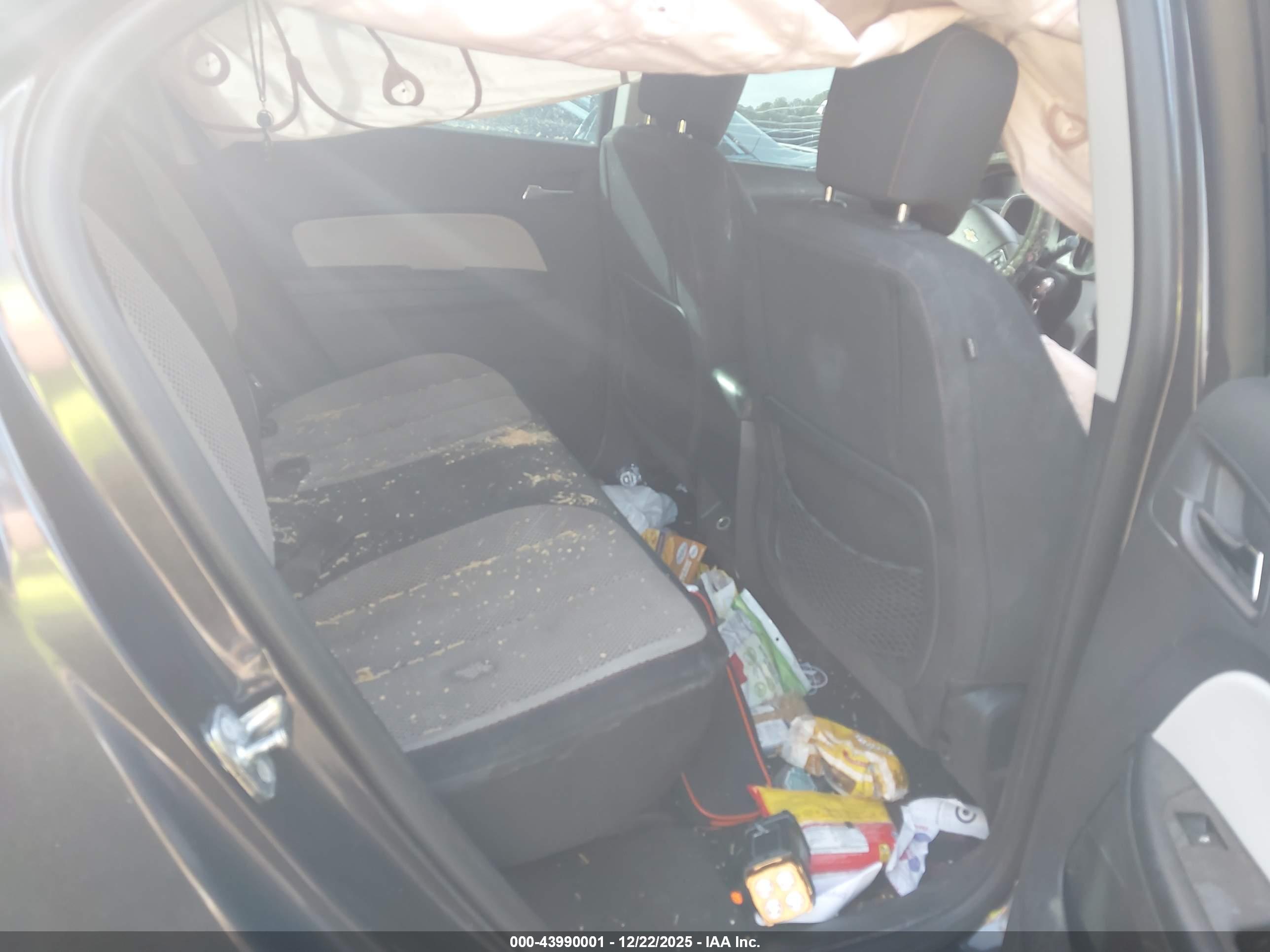CHEVROLET EQUINOX image 8