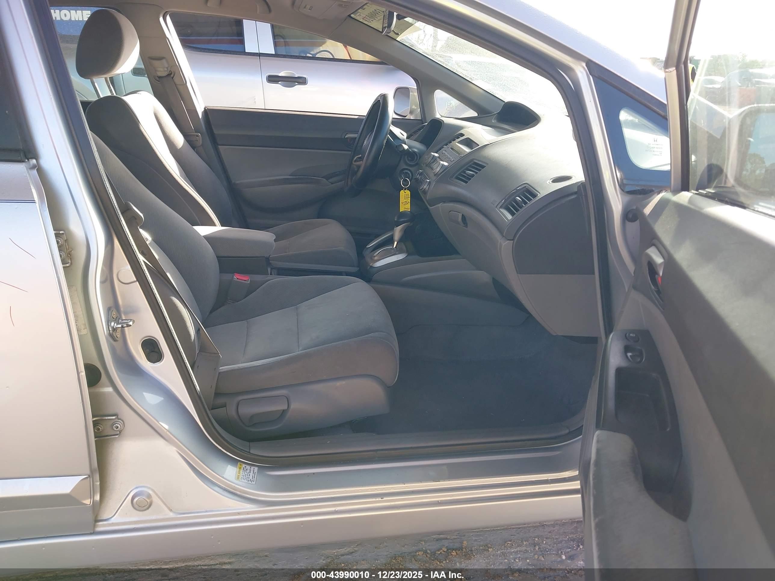 HONDA CIVIC image 5