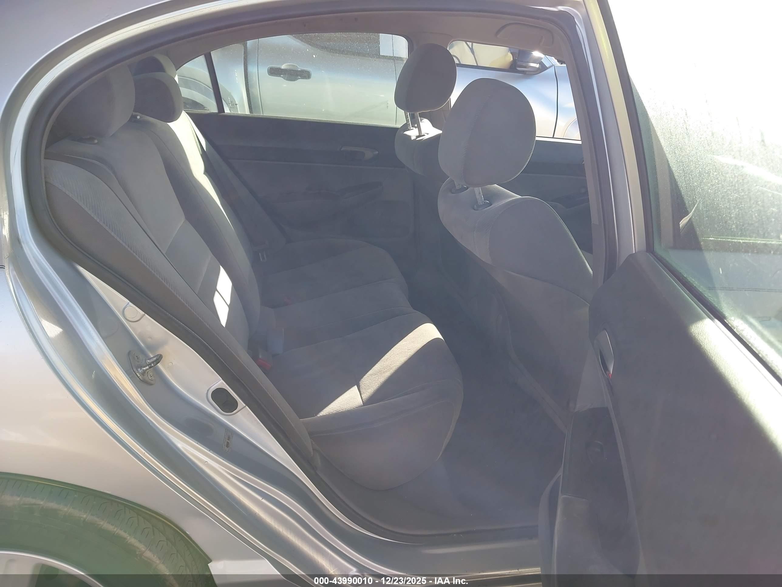 HONDA CIVIC image 8