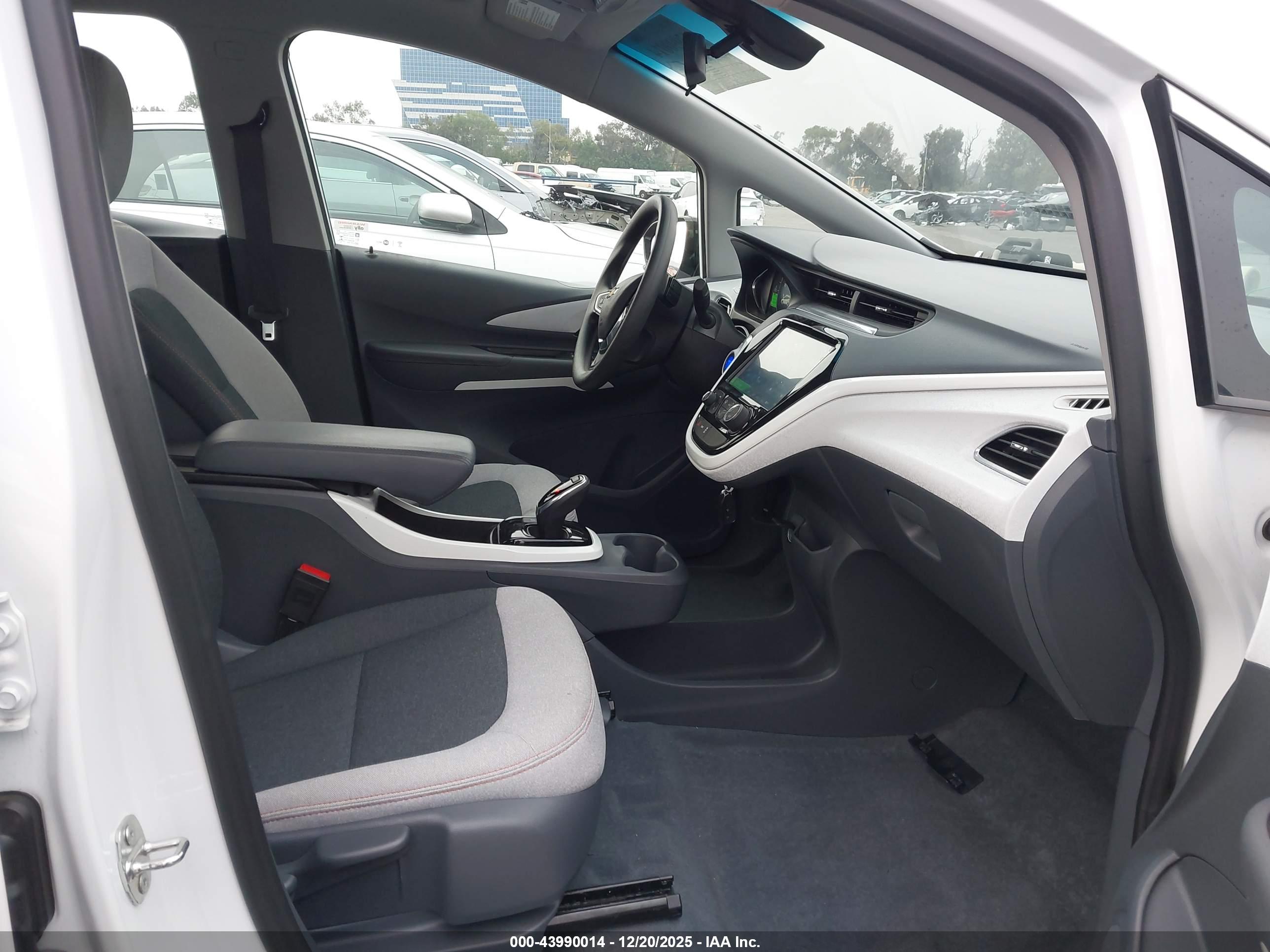CHEVROLET BOLT image 5