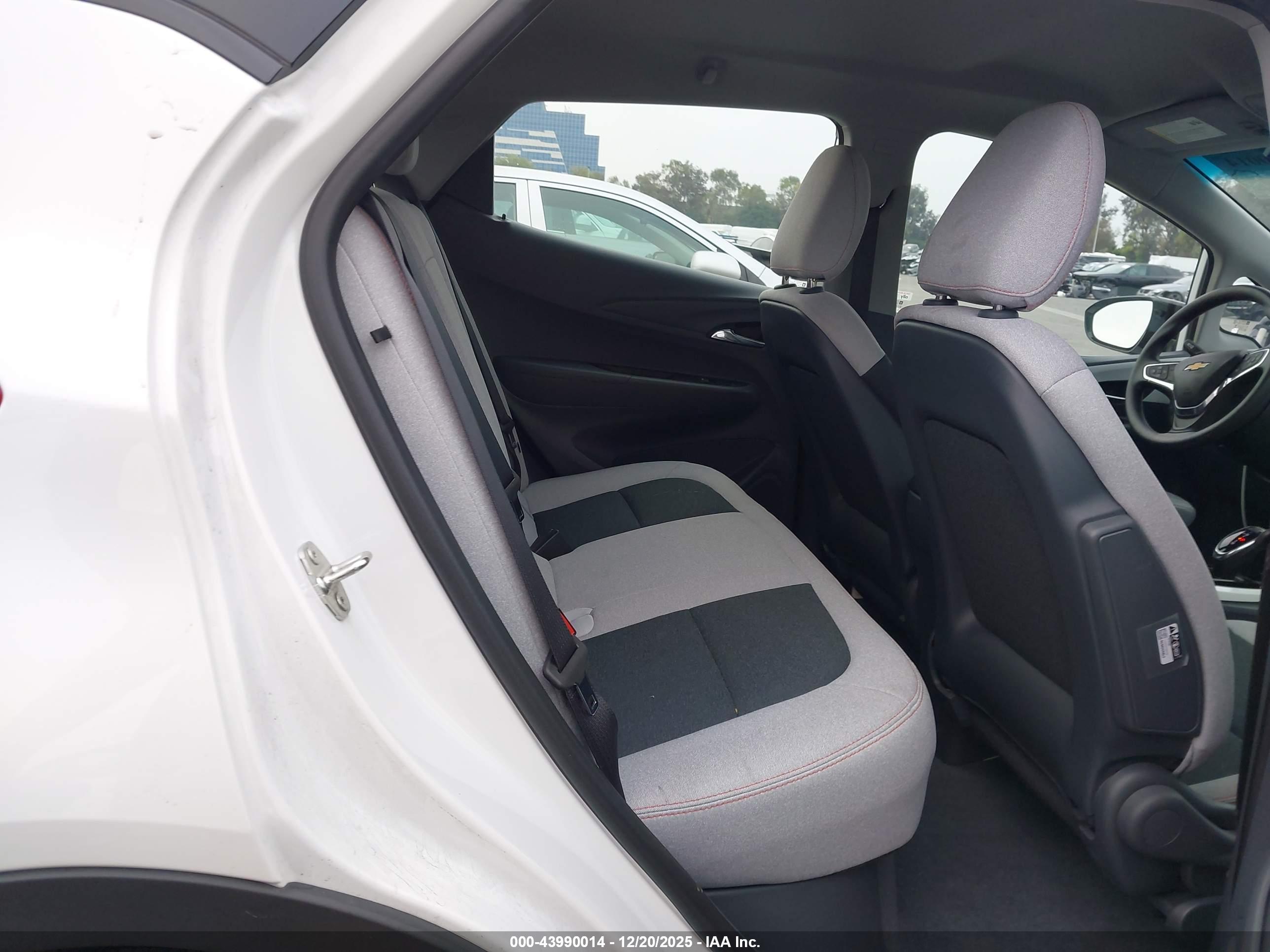 CHEVROLET BOLT image 8