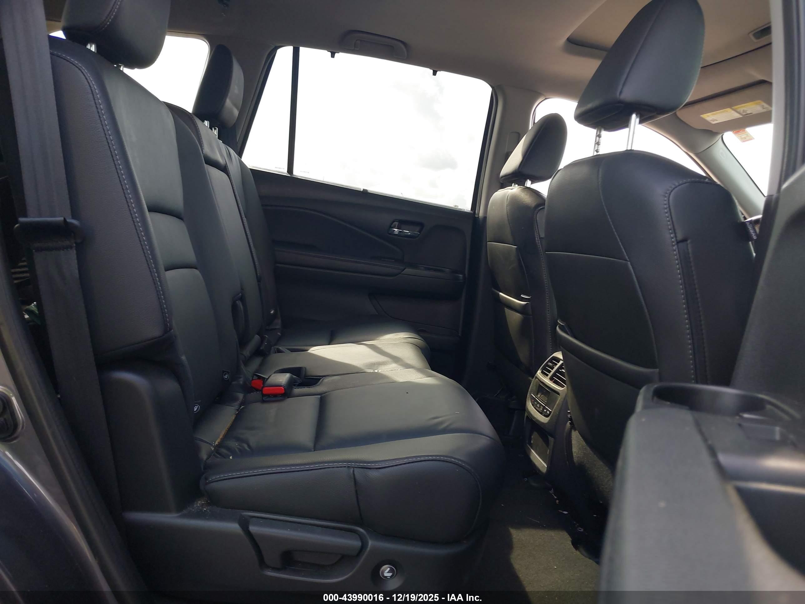 HONDA PILOT image 8