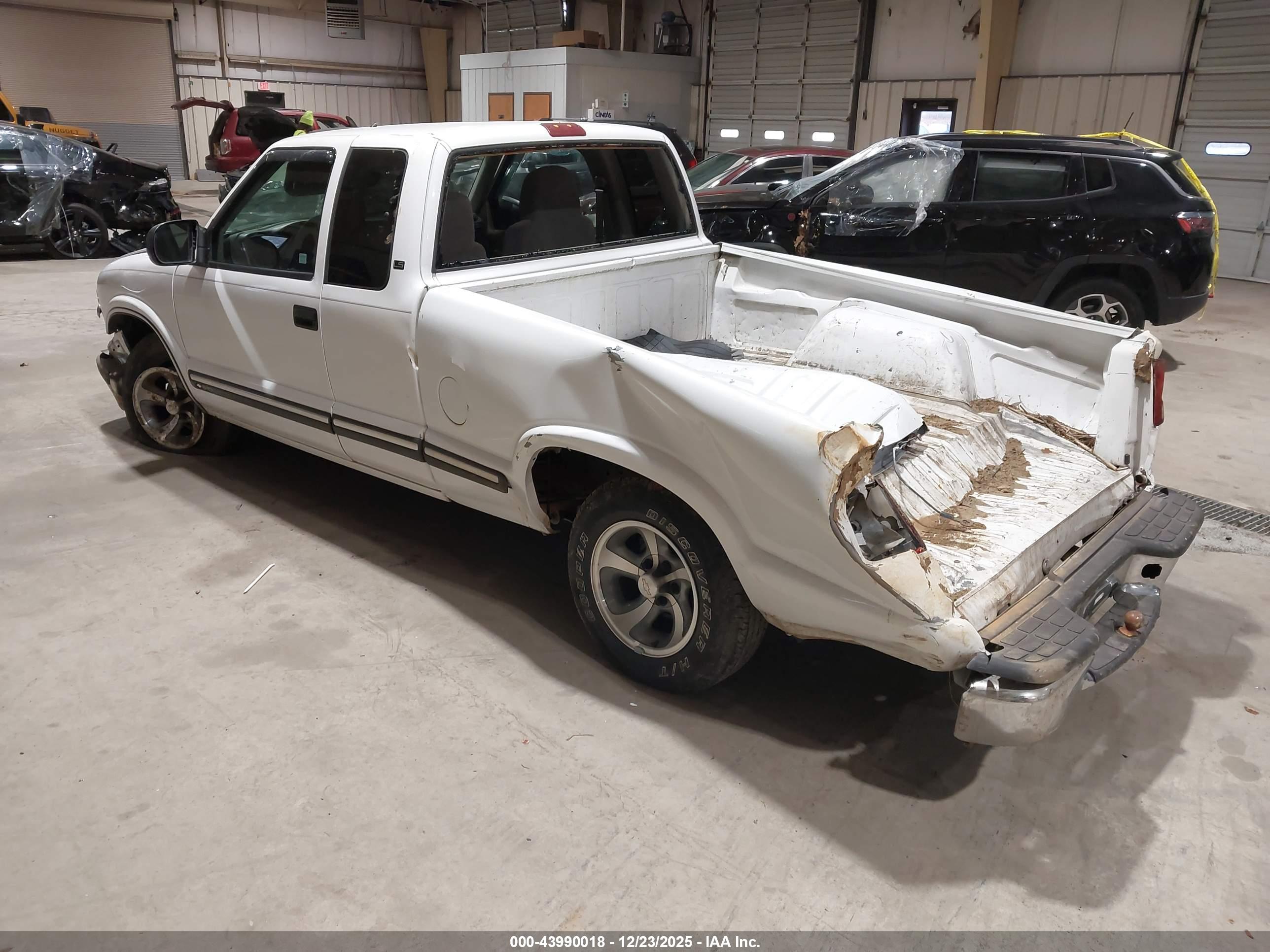 CHEVROLET S-10 image 3