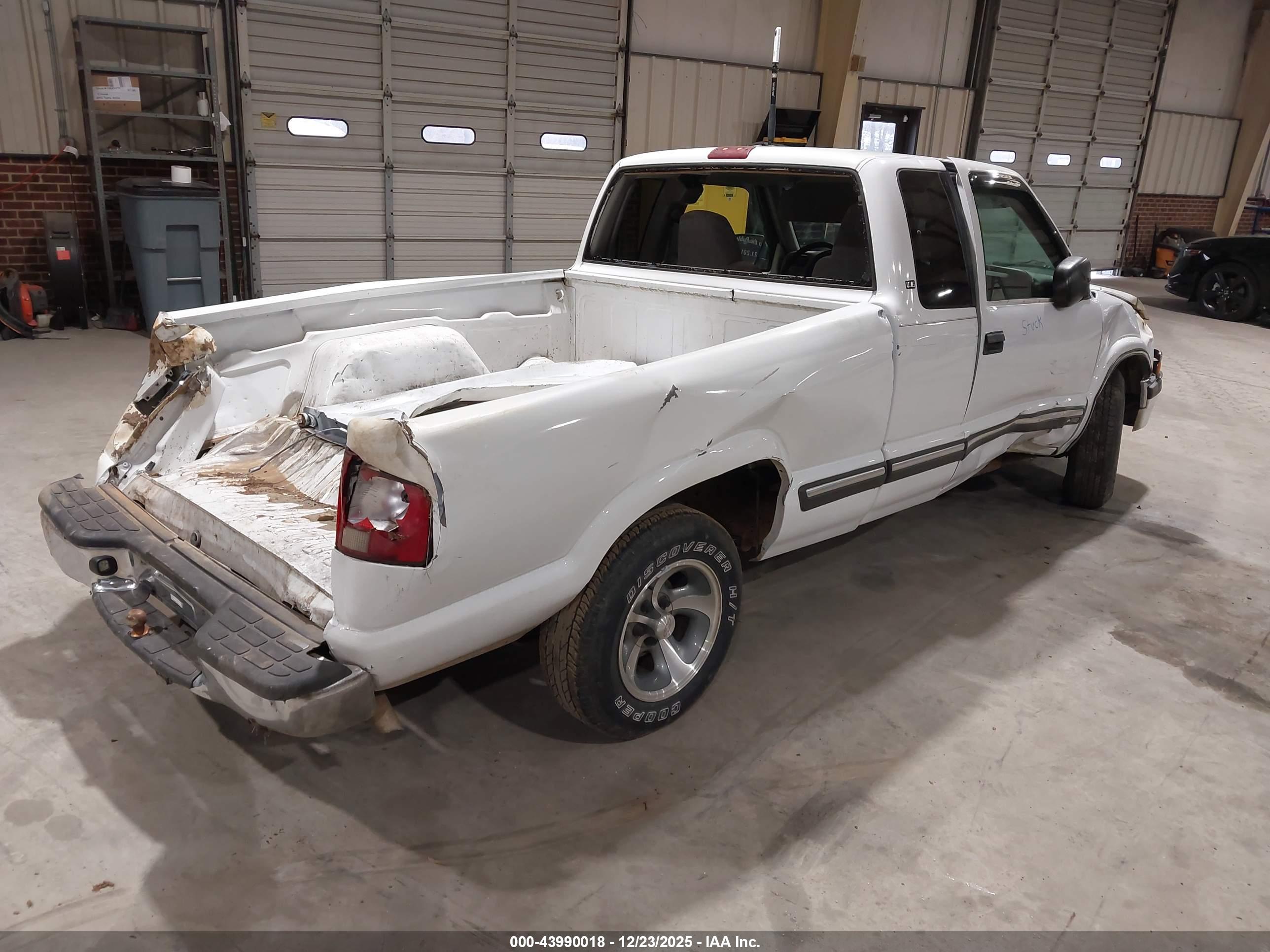 CHEVROLET S-10 image 4