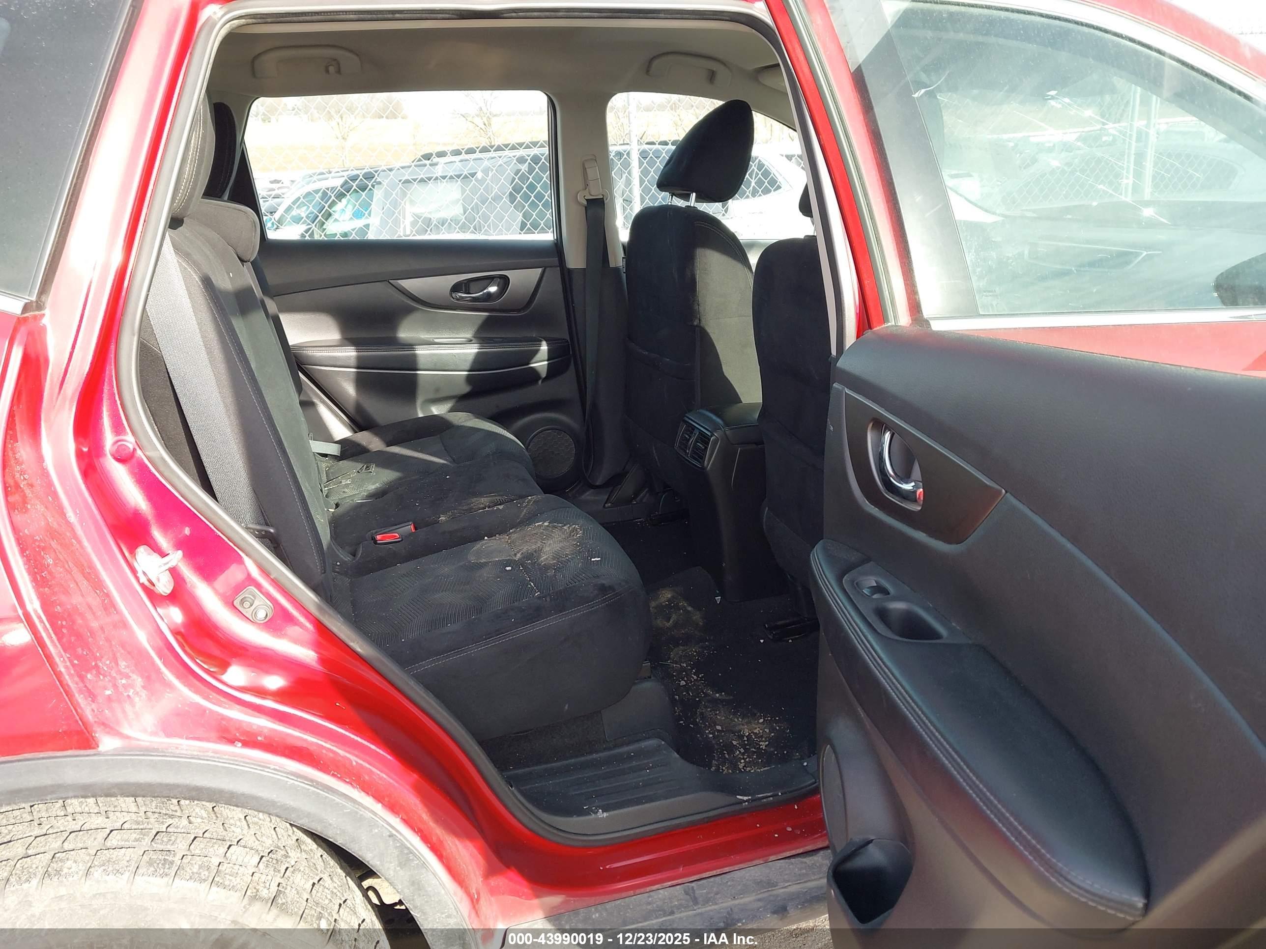 NISSAN ROGUE image 8