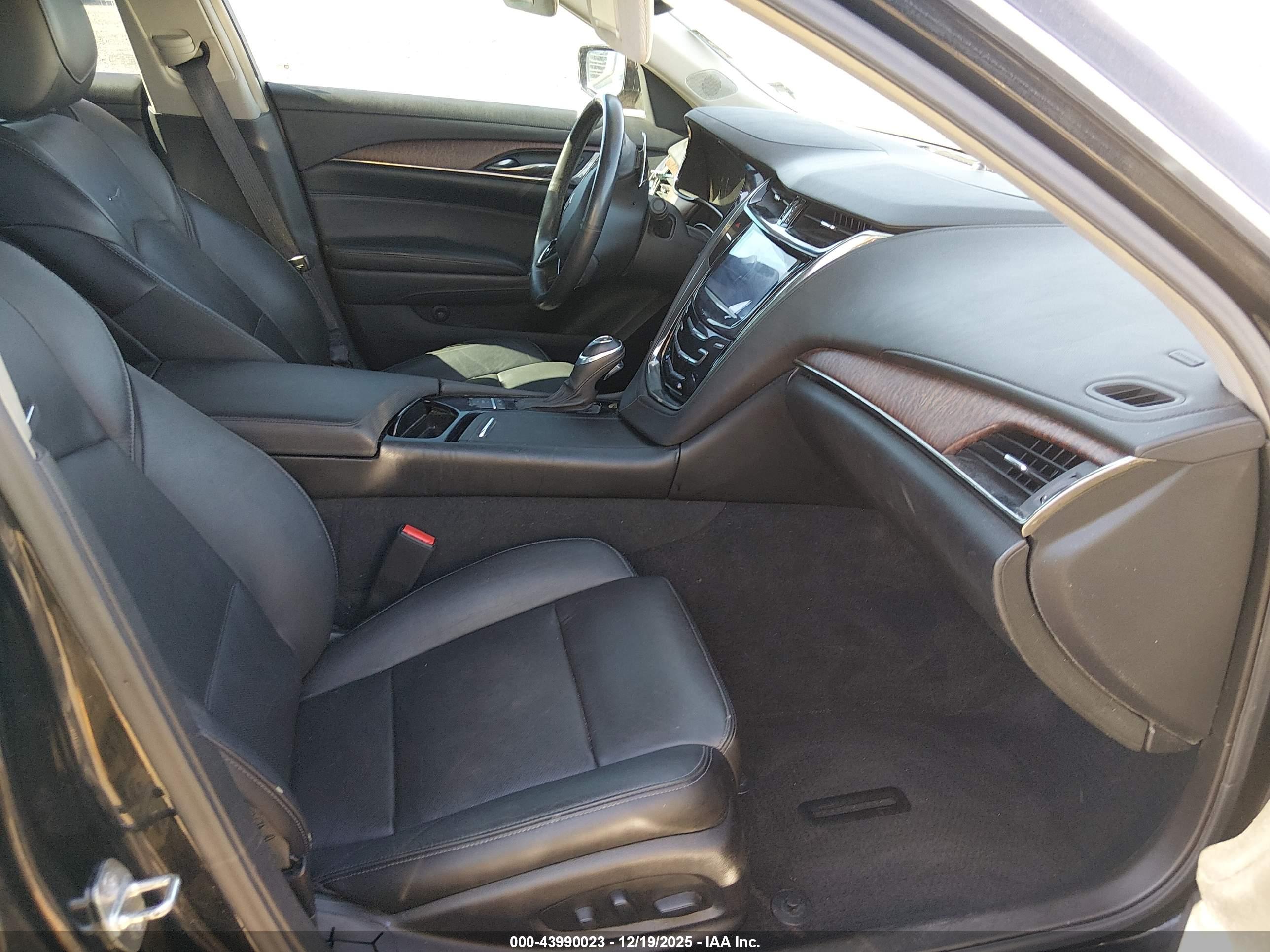 CADILLAC CTS image 5