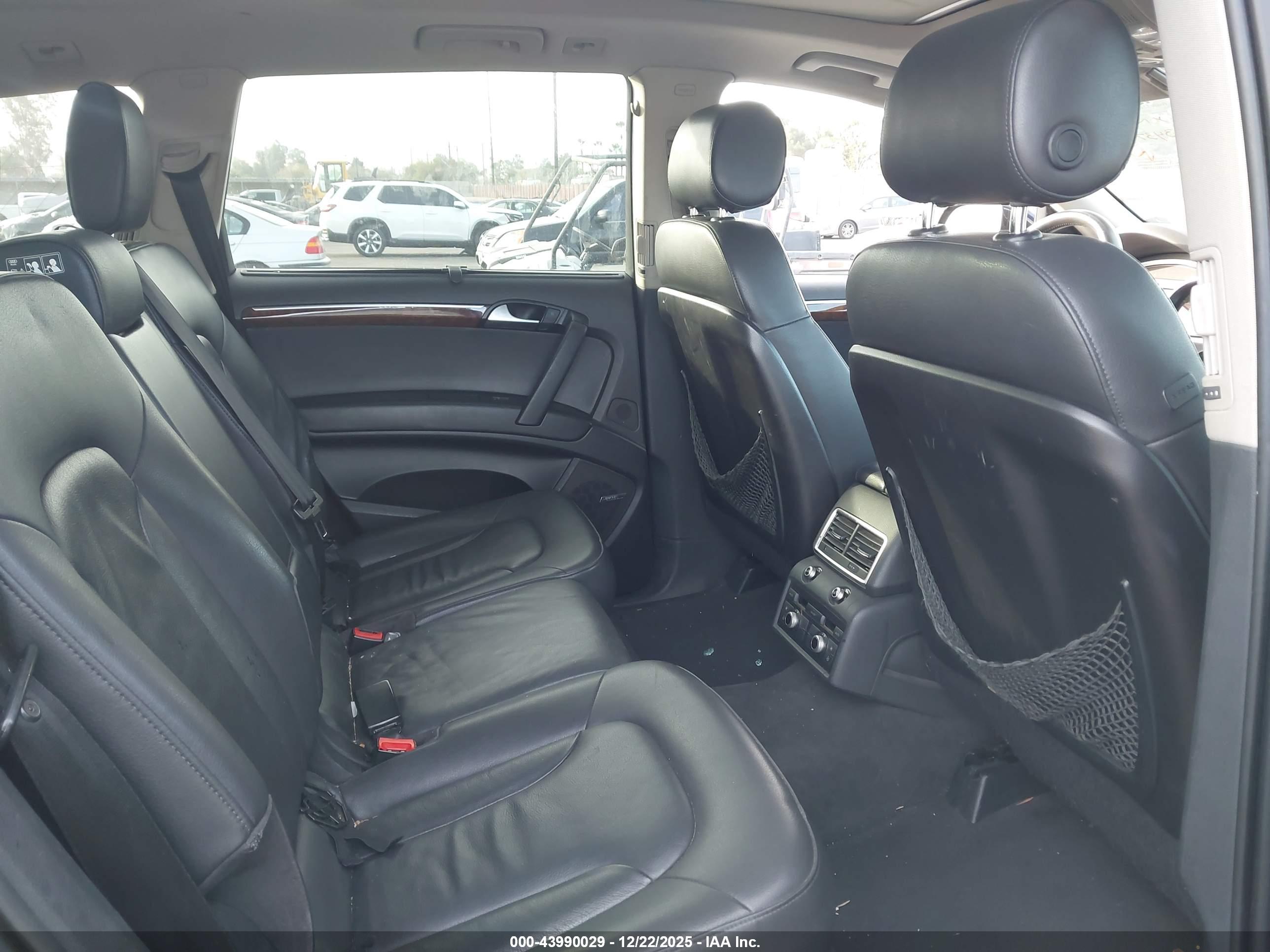 AUDI Q7 image 8