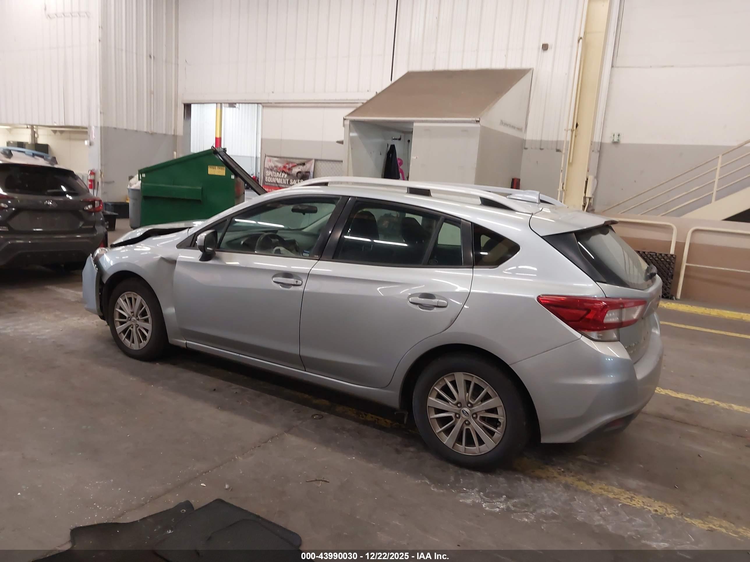 SUBARU IMPREZA image 3