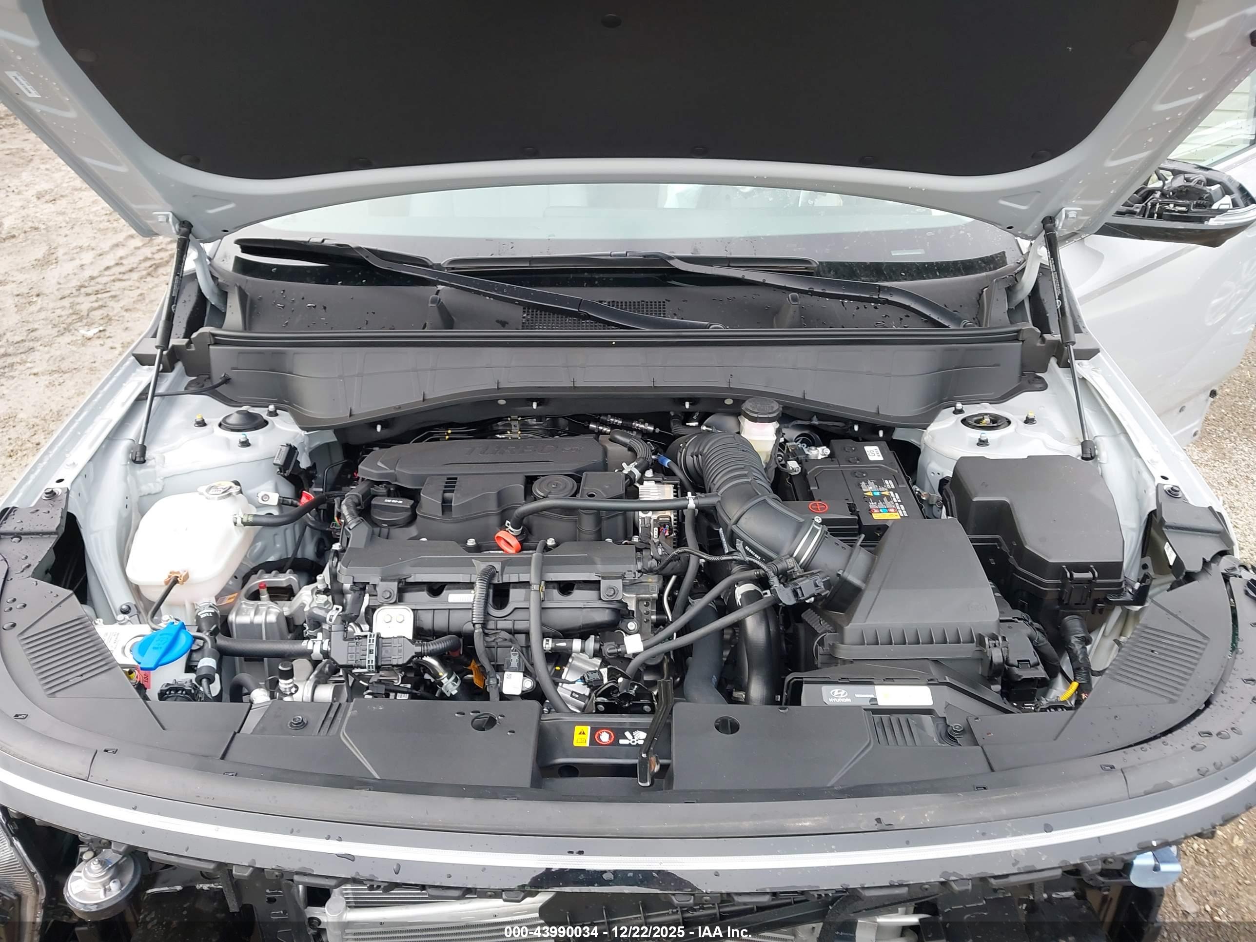 HYUNDAI KONA image 10