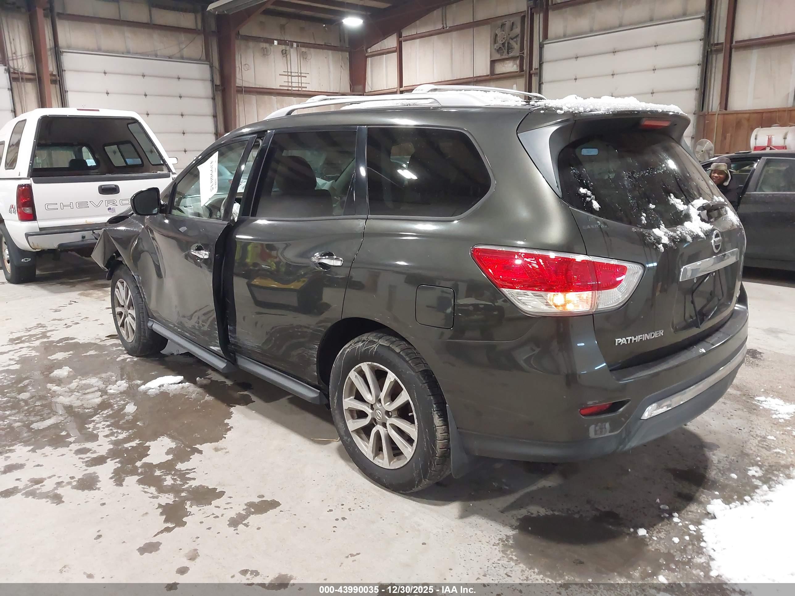 NISSAN PATHFINDER image 3