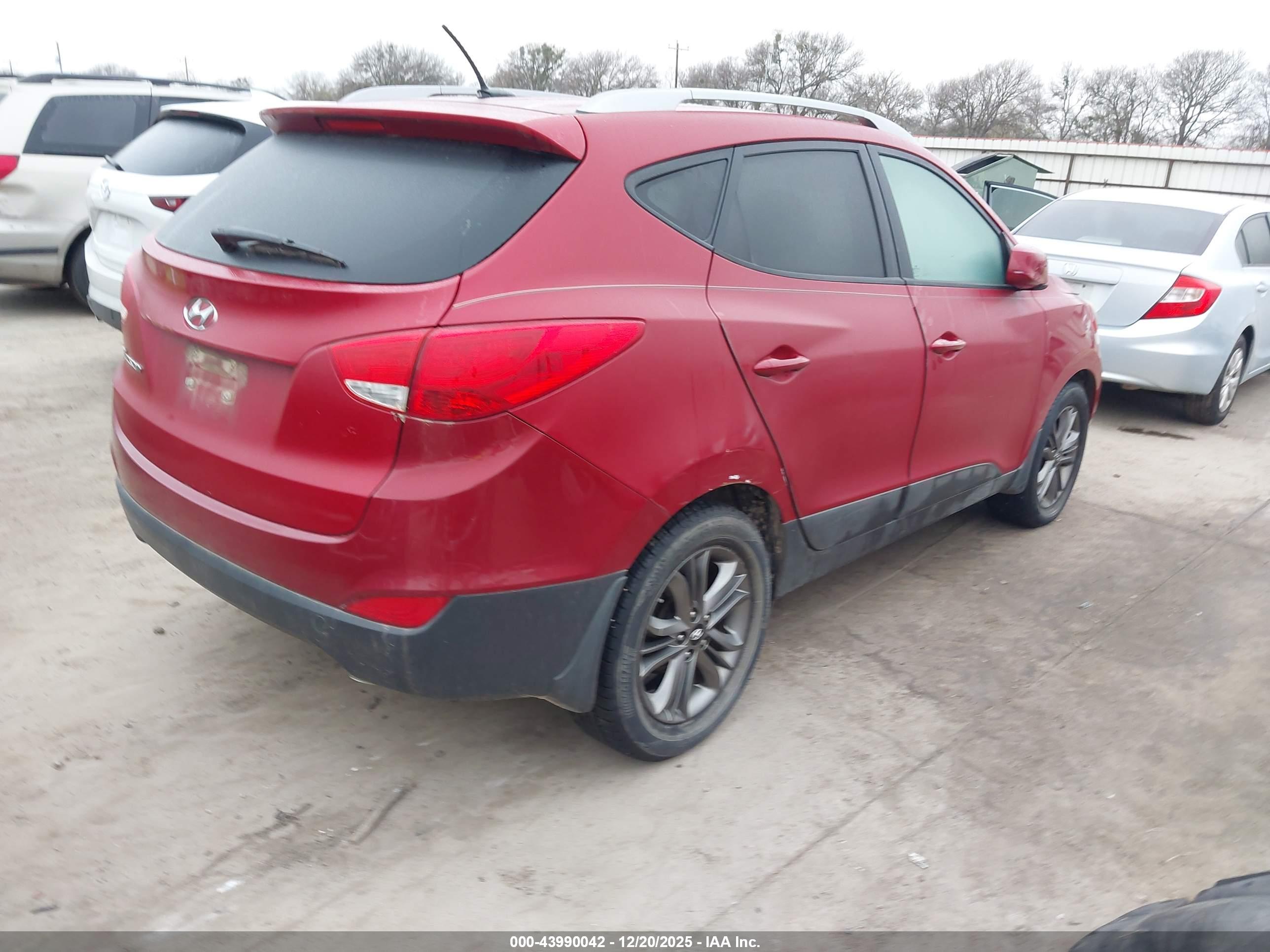 HYUNDAI TUCSON image 4