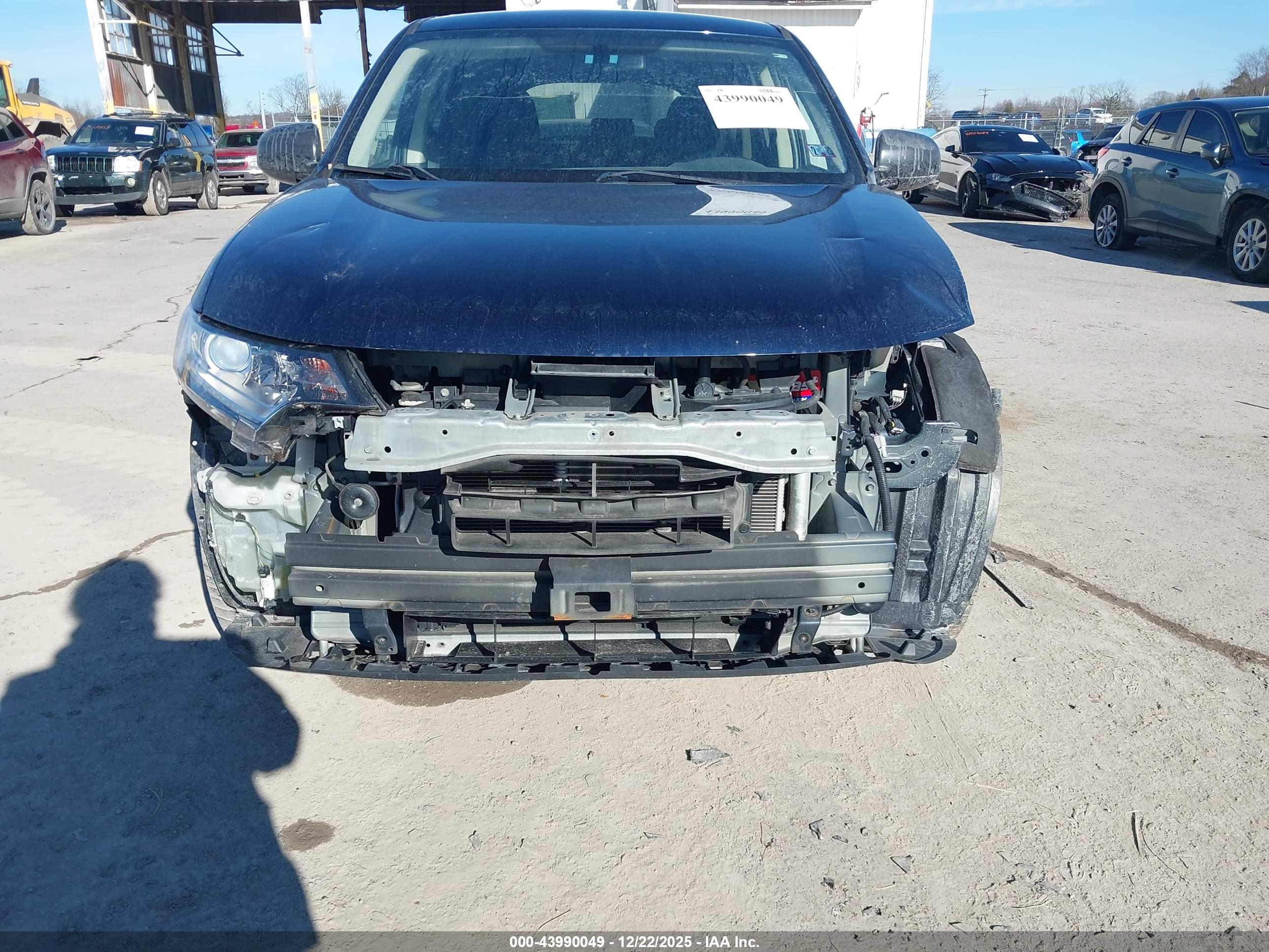 MITSUBISHI OUTLANDER image 6