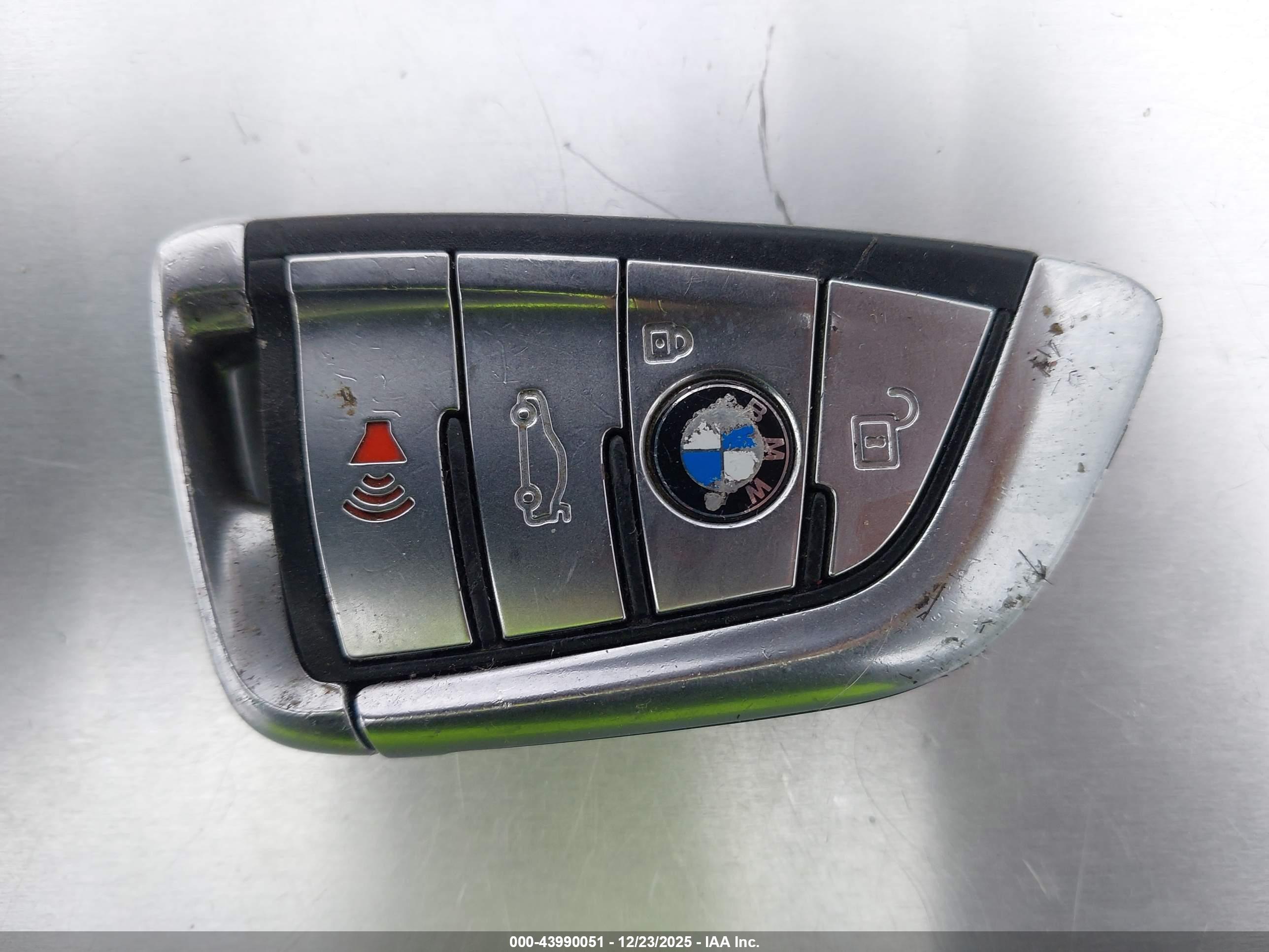 BMW 750I image 11