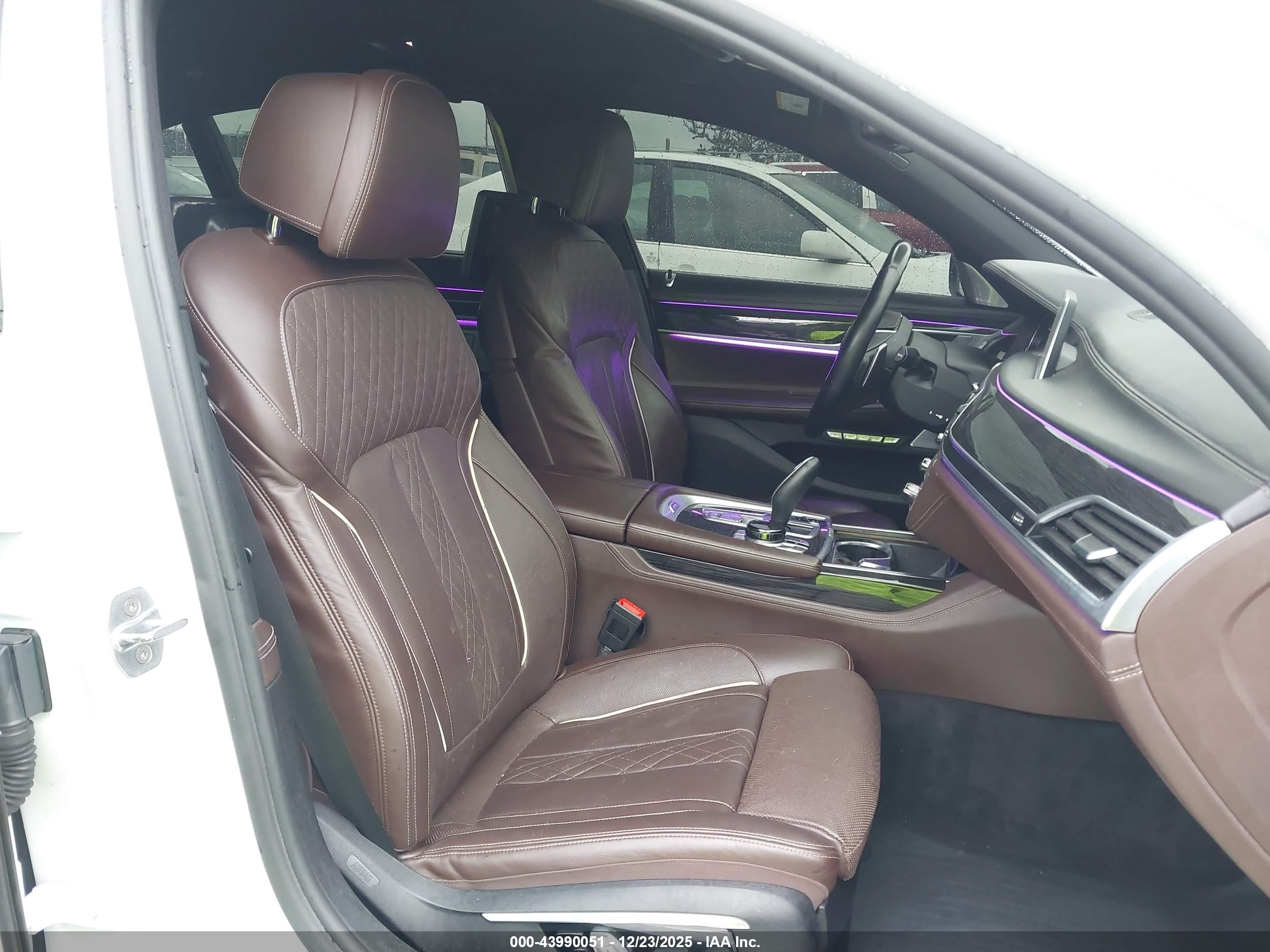 BMW 750I image 5