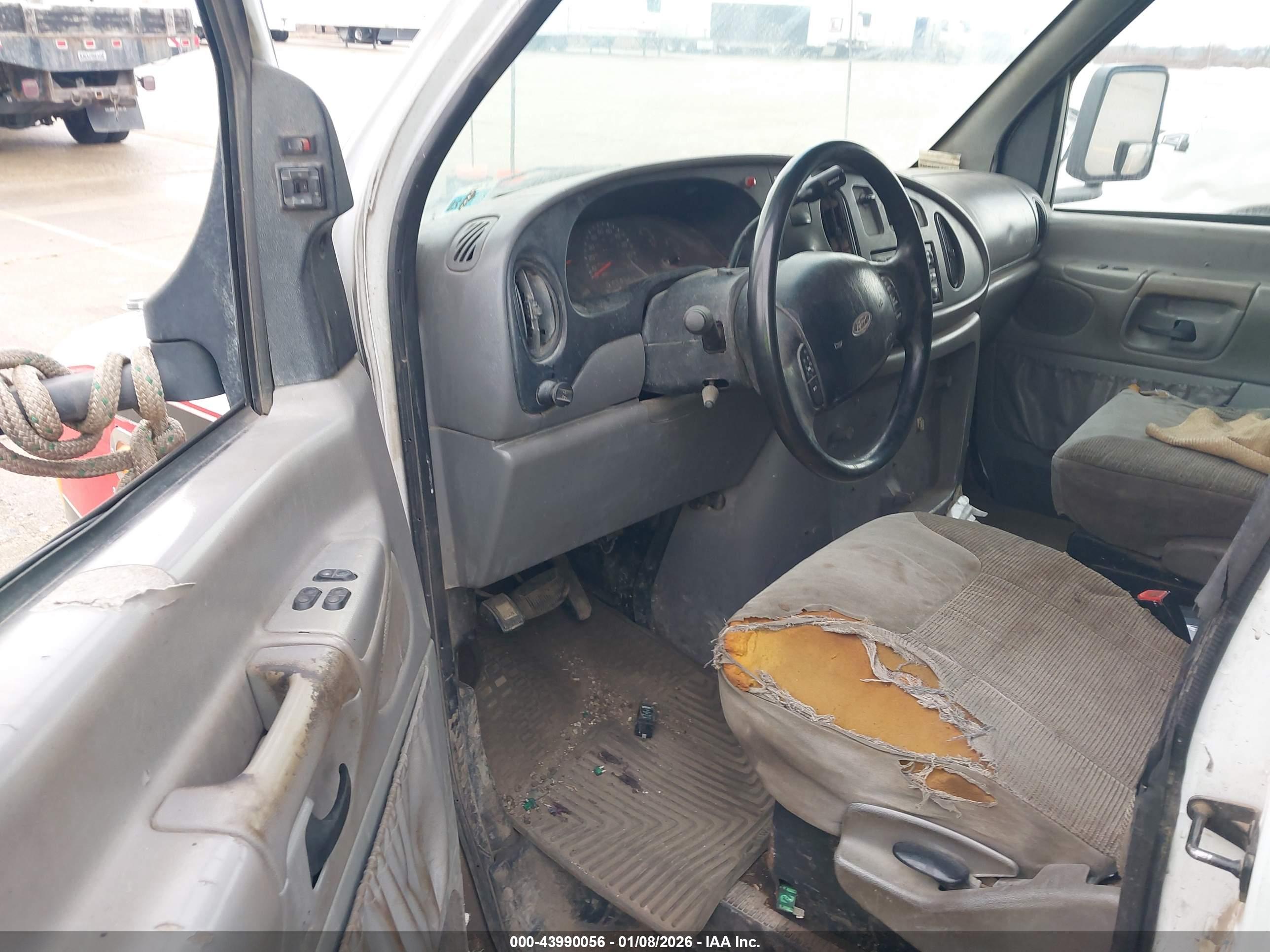 FORD ECONOLINE image 5