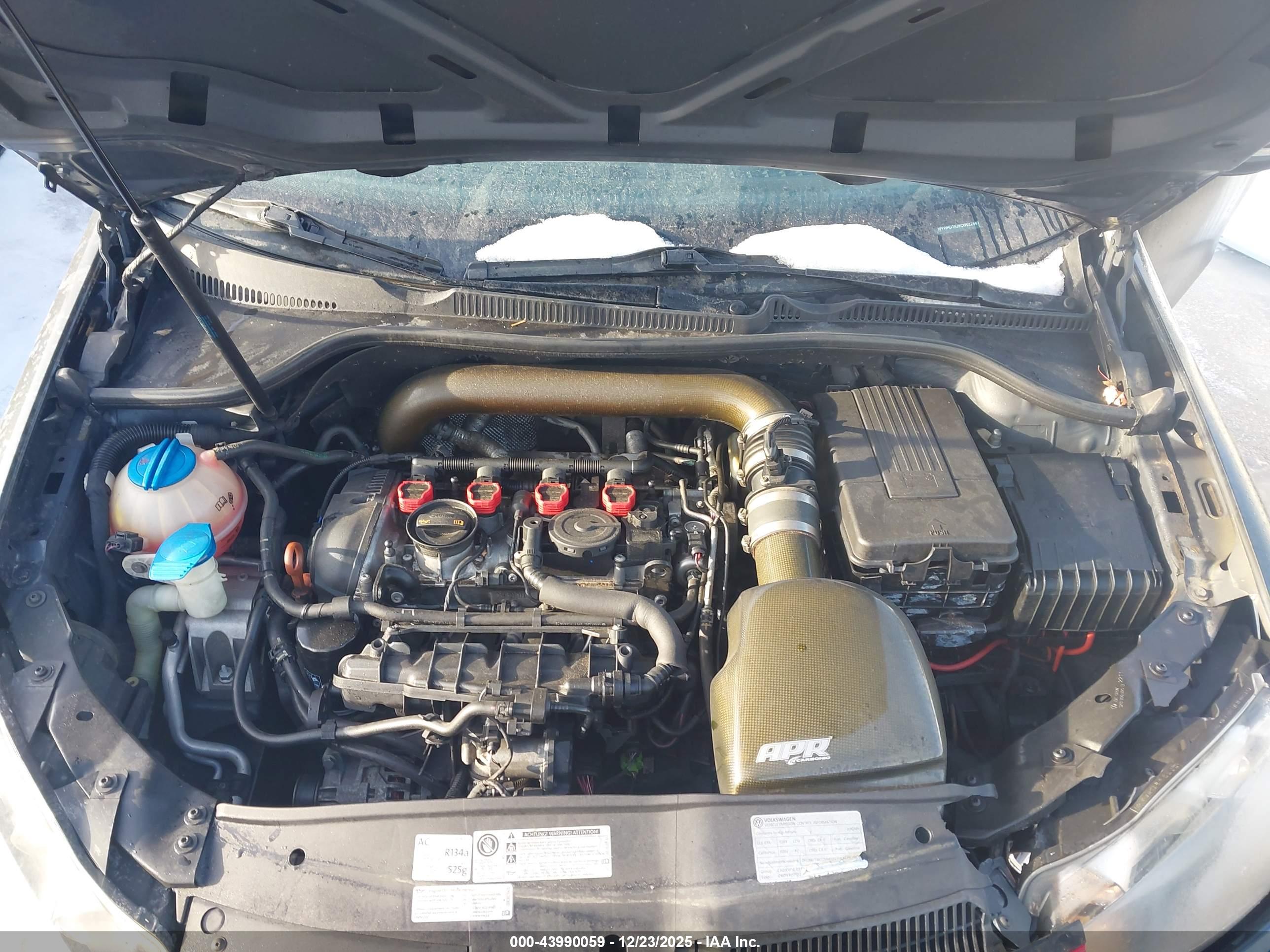 VOLKSWAGEN GTI image 10