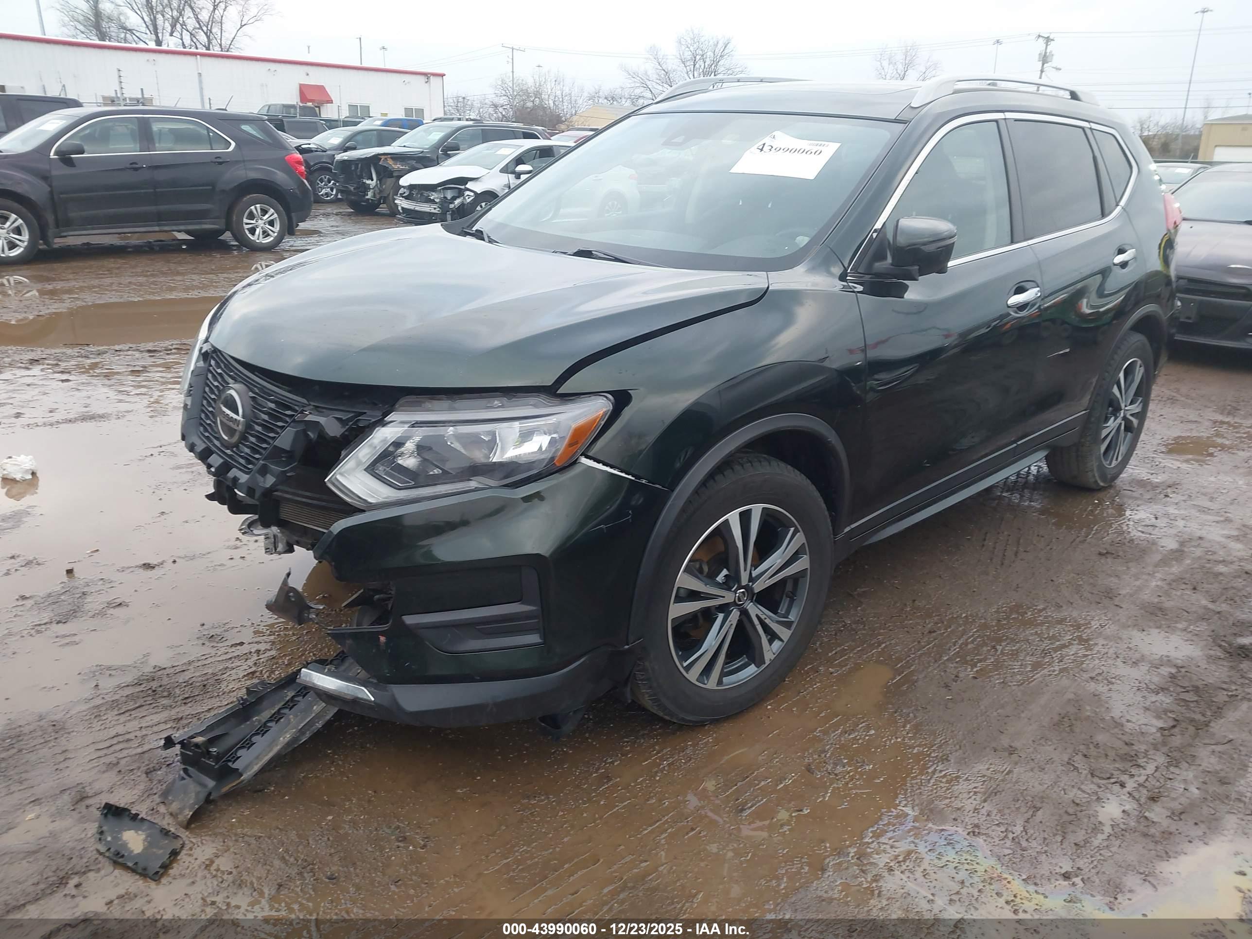 NISSAN ROGUE image 2