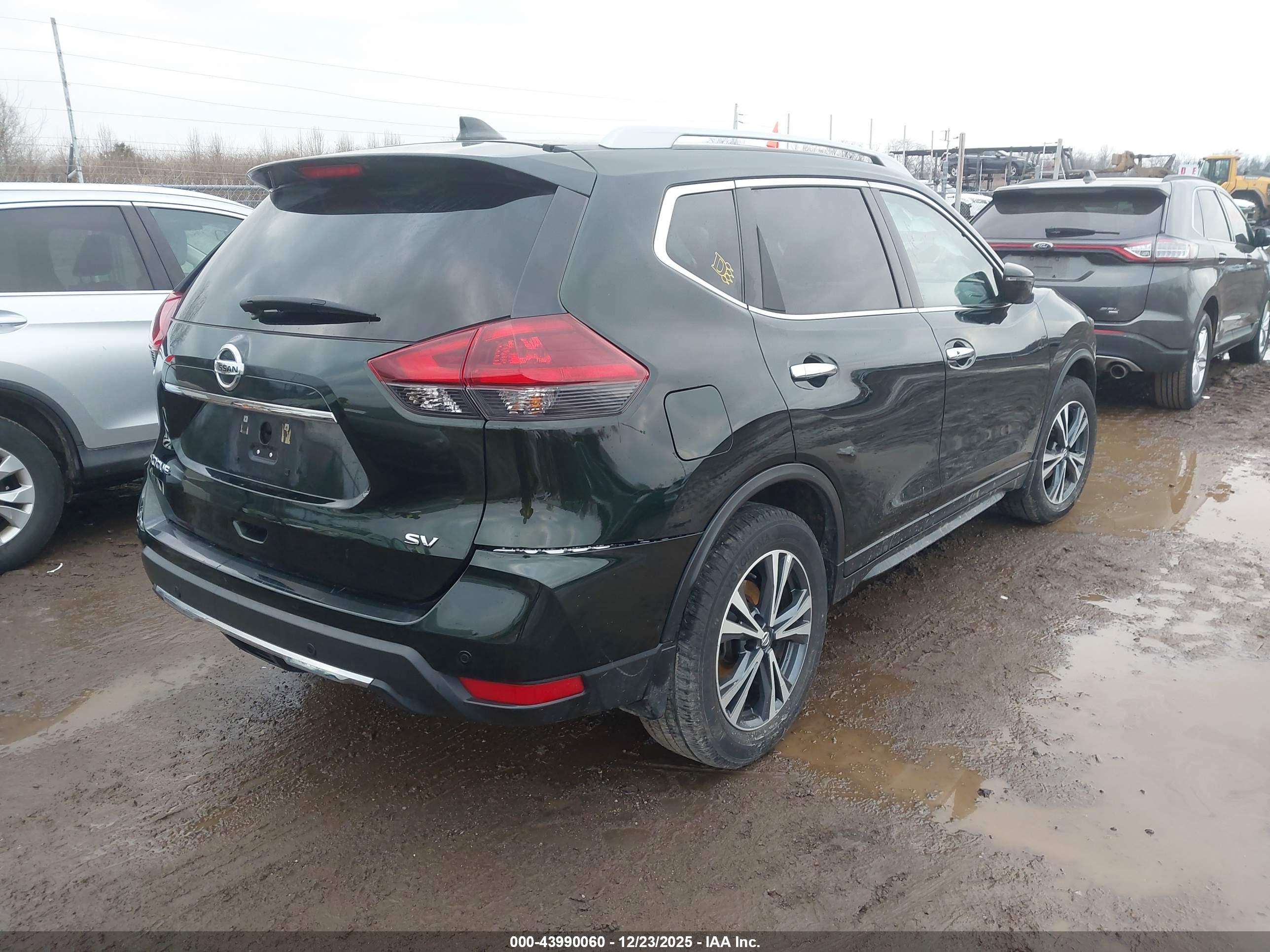 NISSAN ROGUE image 4