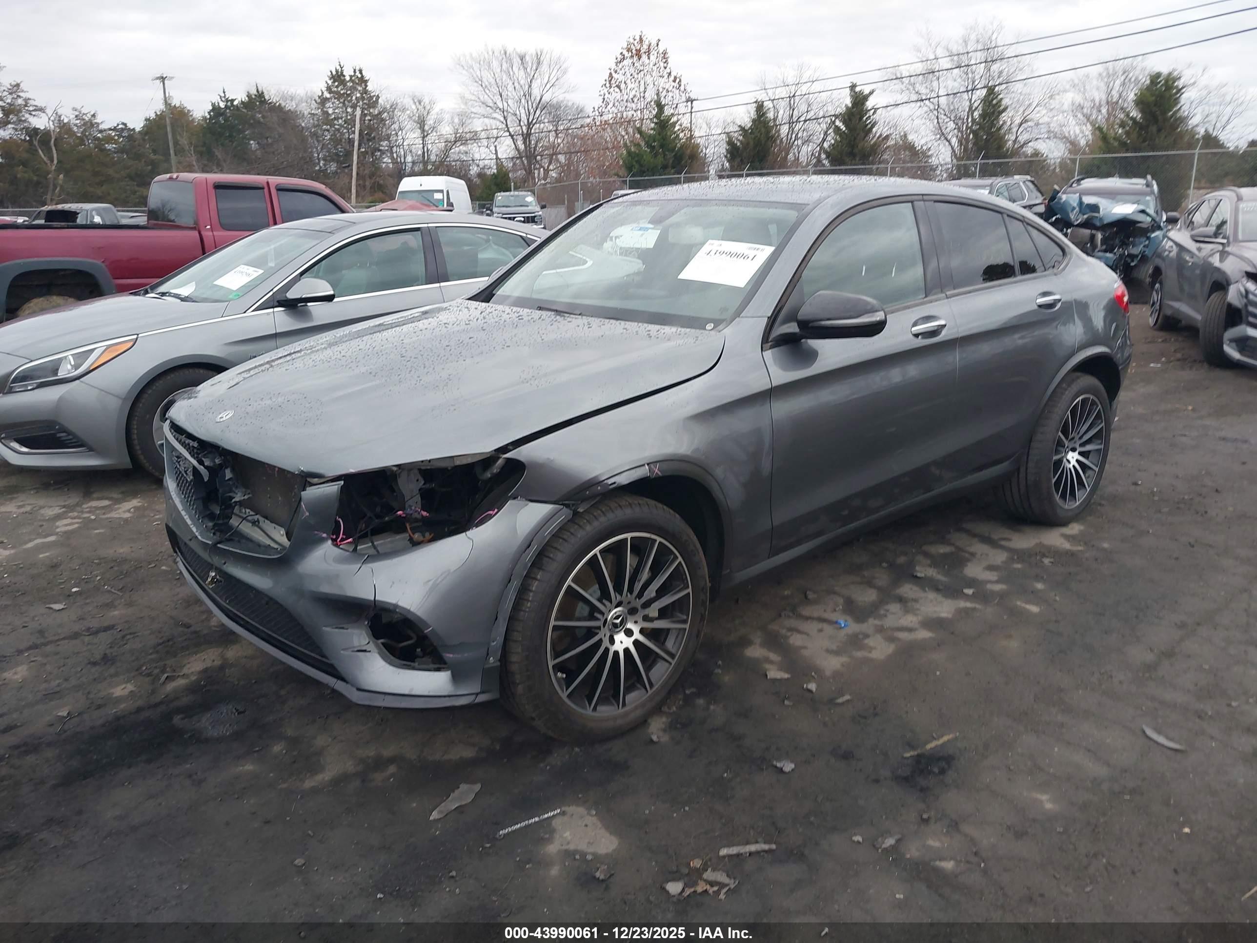 MERCEDES-BENZ GLC image 2