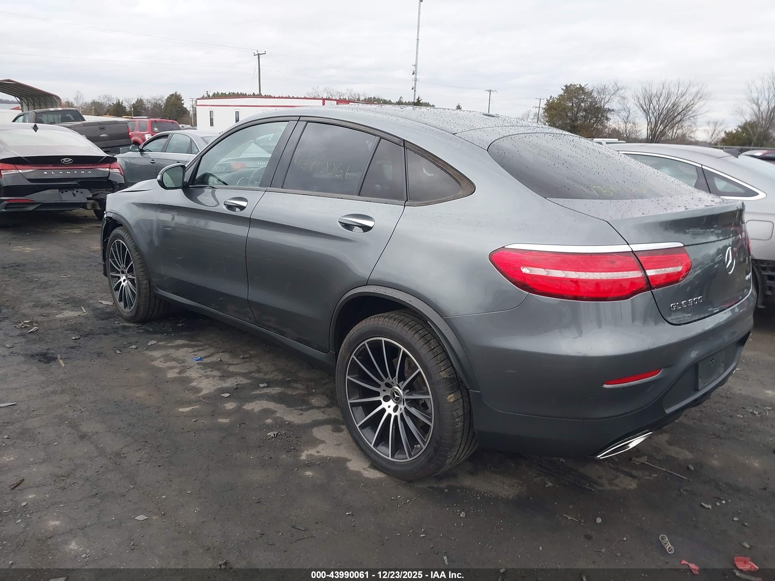 MERCEDES-BENZ GLC image 3