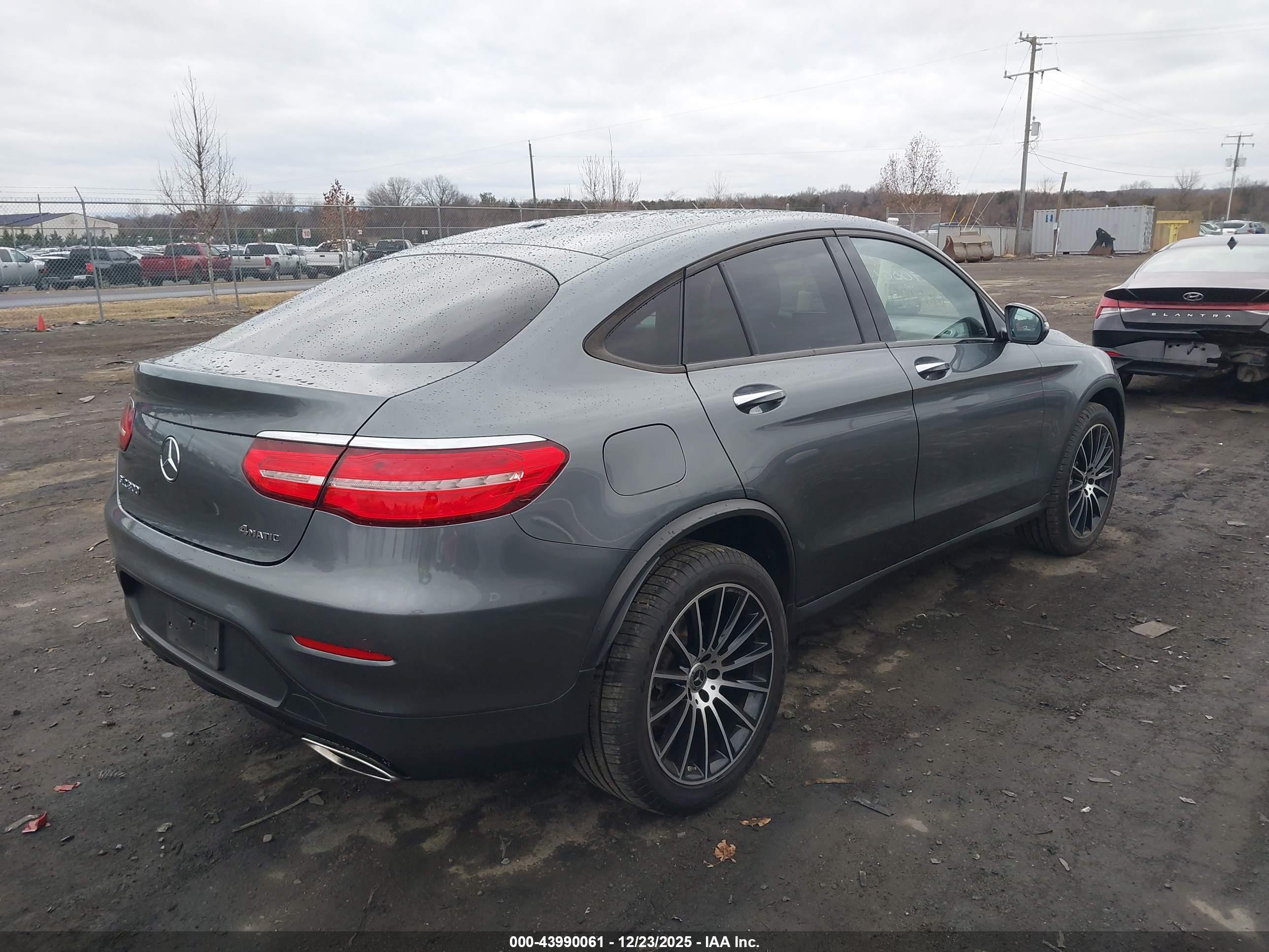 MERCEDES-BENZ GLC image 4