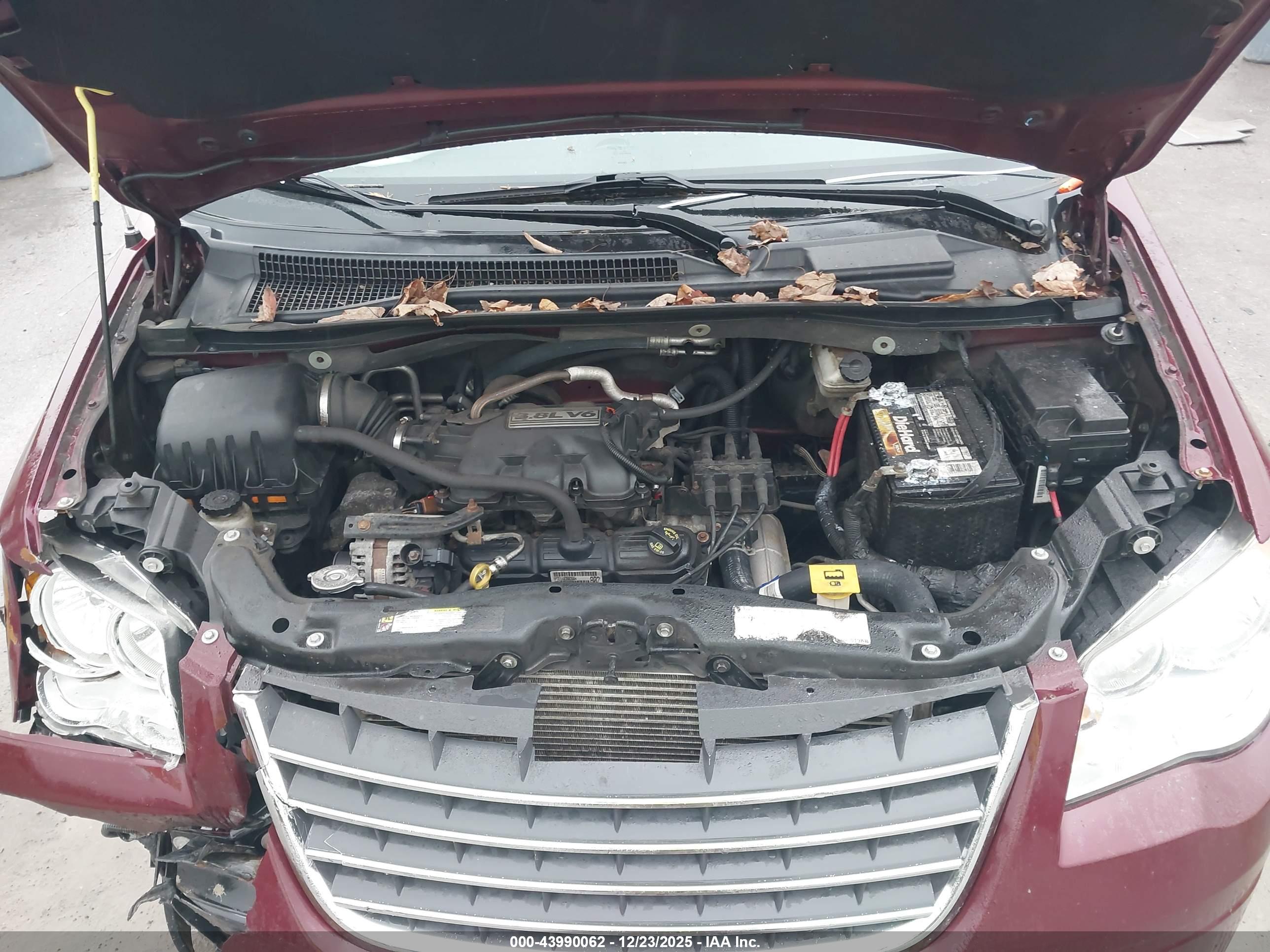 CHRYSLER TOWN image 10