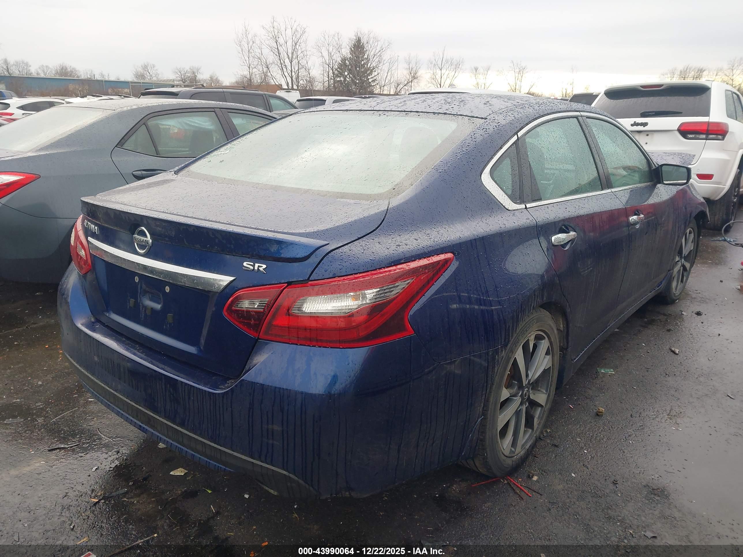 NISSAN ALTIMA image 4