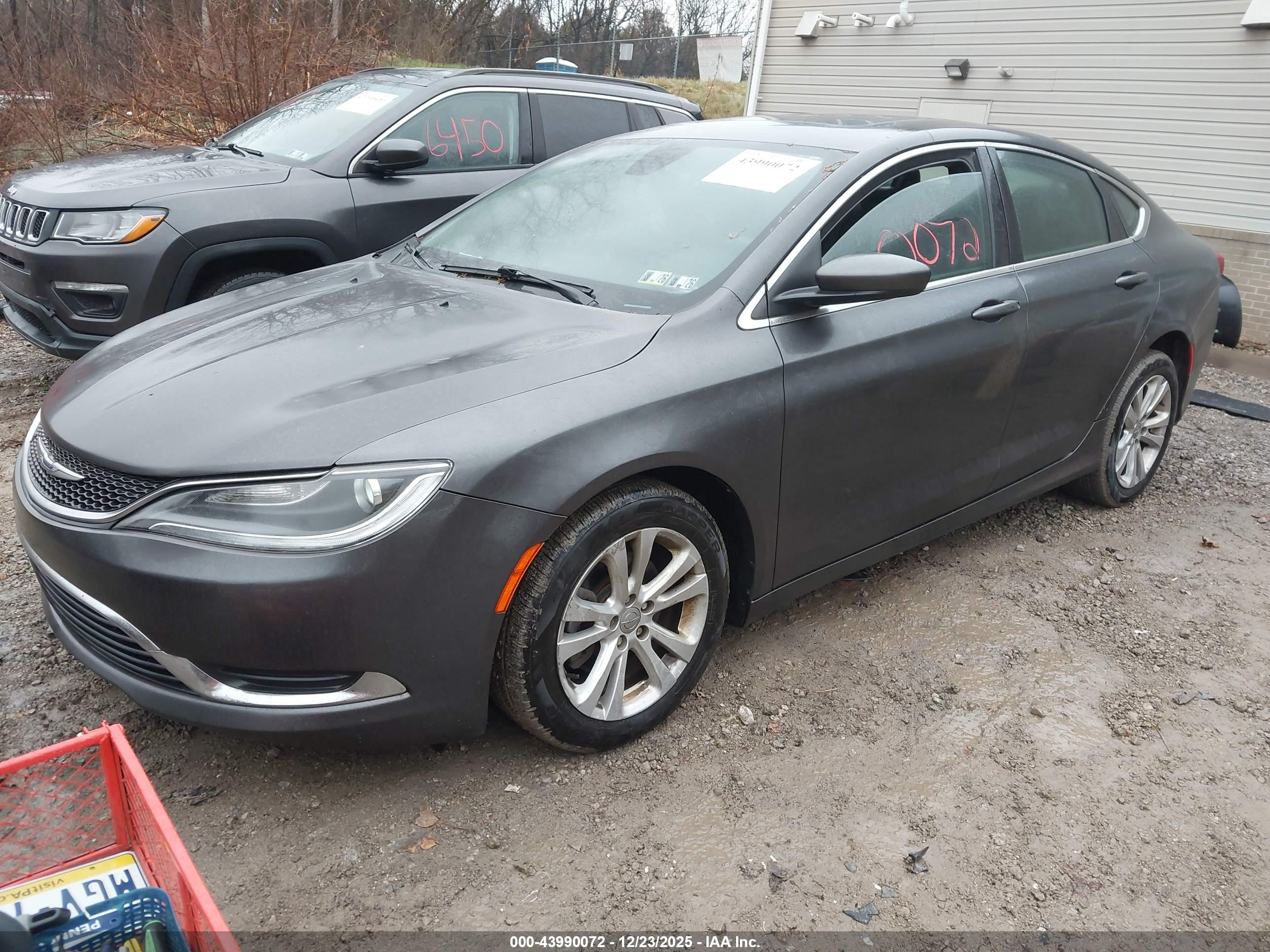 CHRYSLER 200 image 2