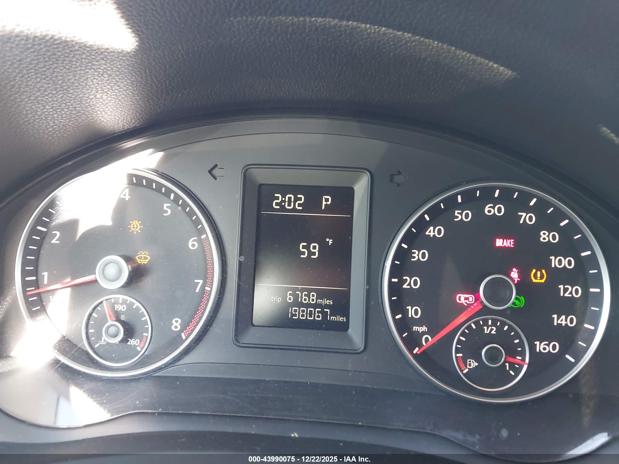 VOLKSWAGEN JETTA image 7