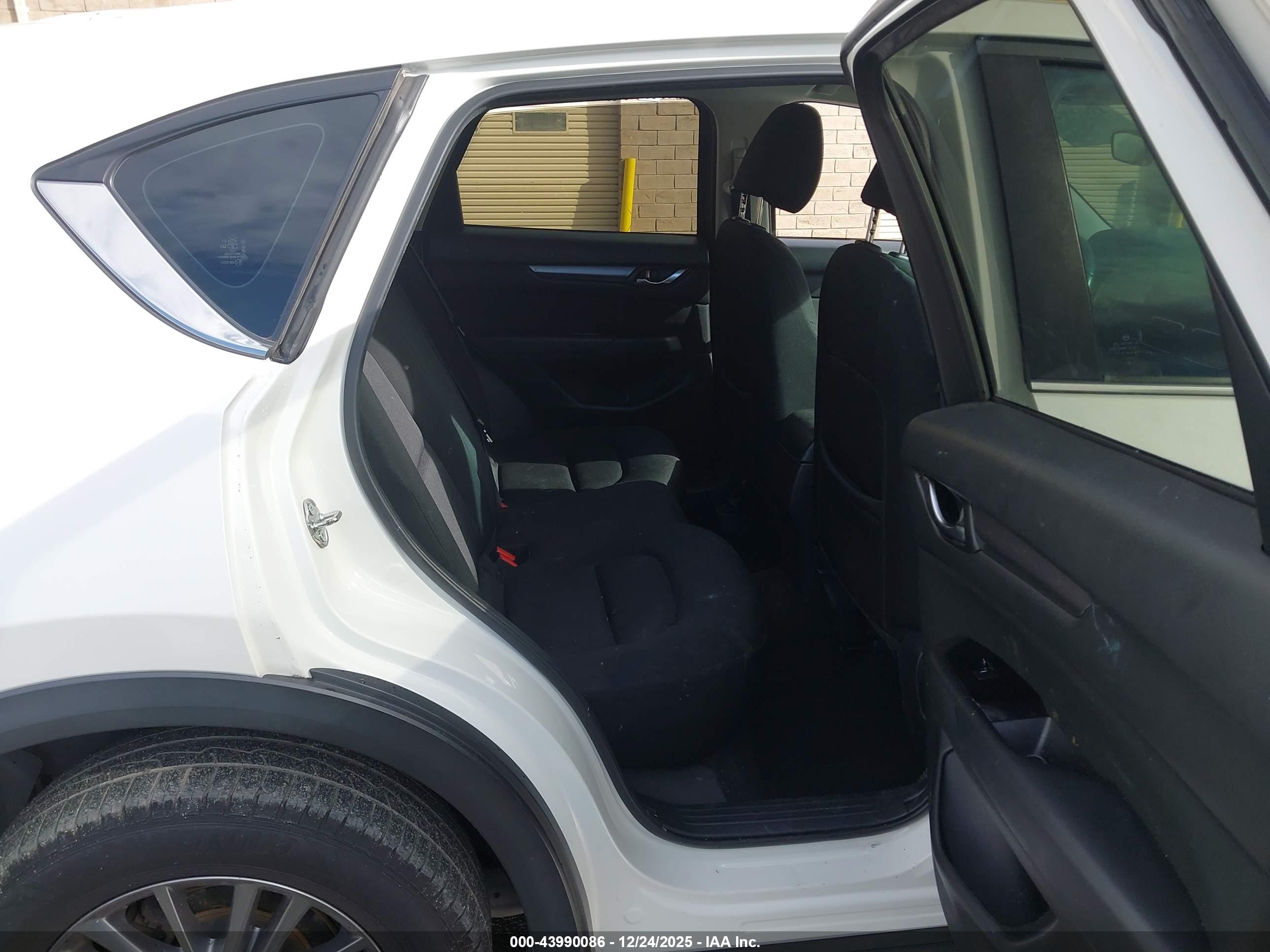 MAZDA CX-5 image 8