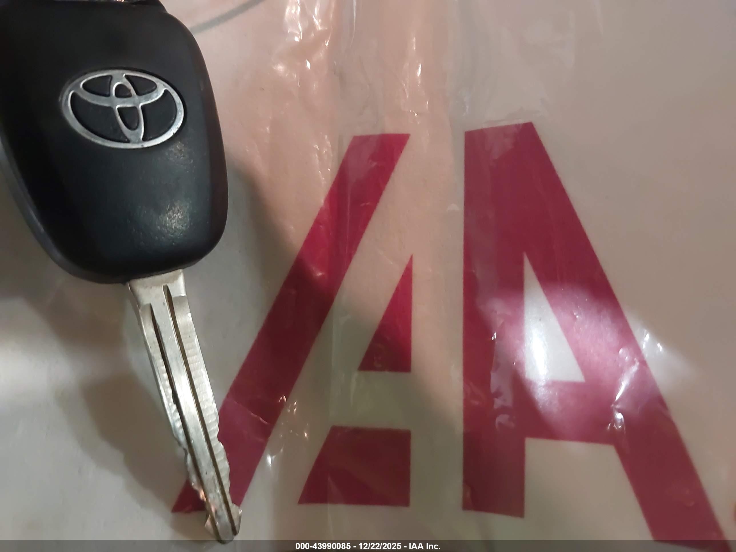TOYOTA 4RUNNER image 11