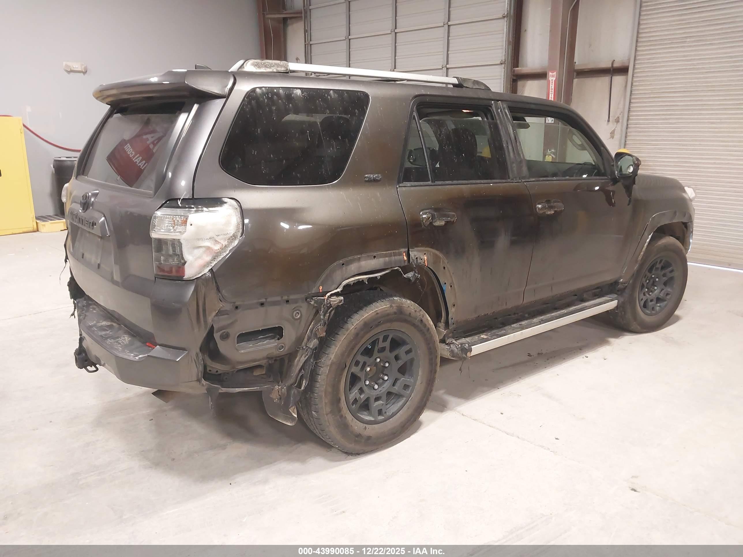 TOYOTA 4RUNNER image 4
