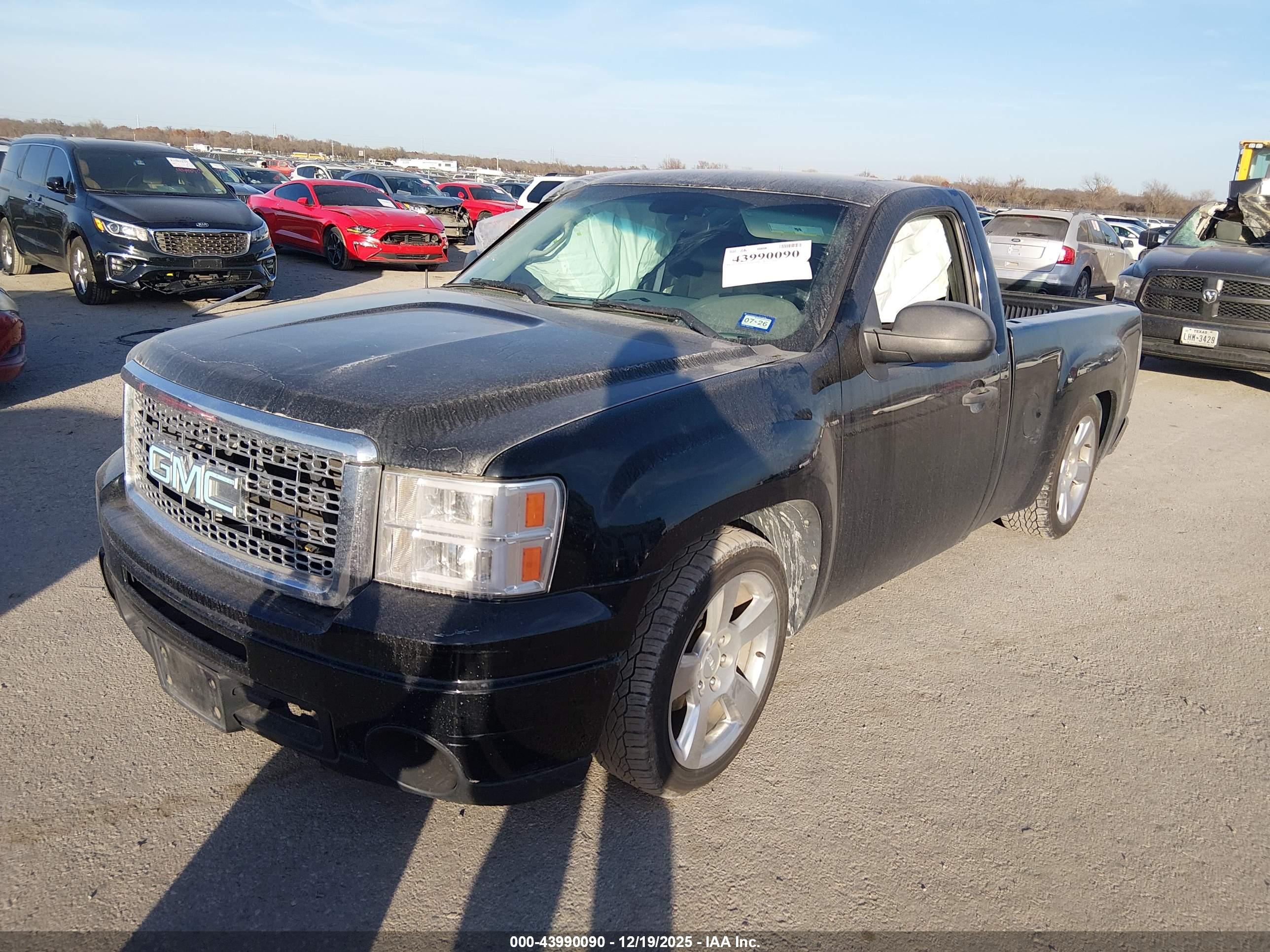 GMC SIERRA image 2