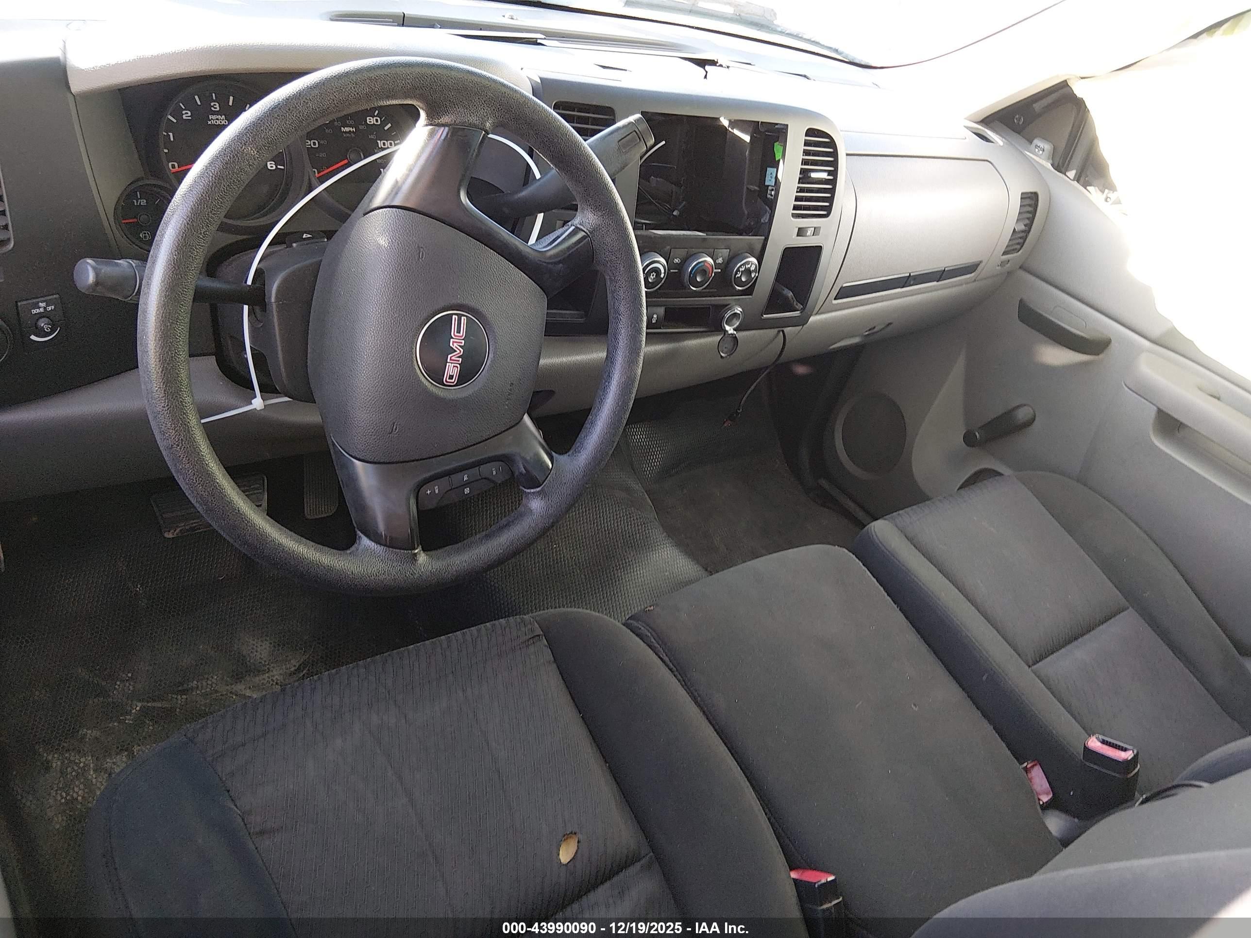 GMC SIERRA image 5