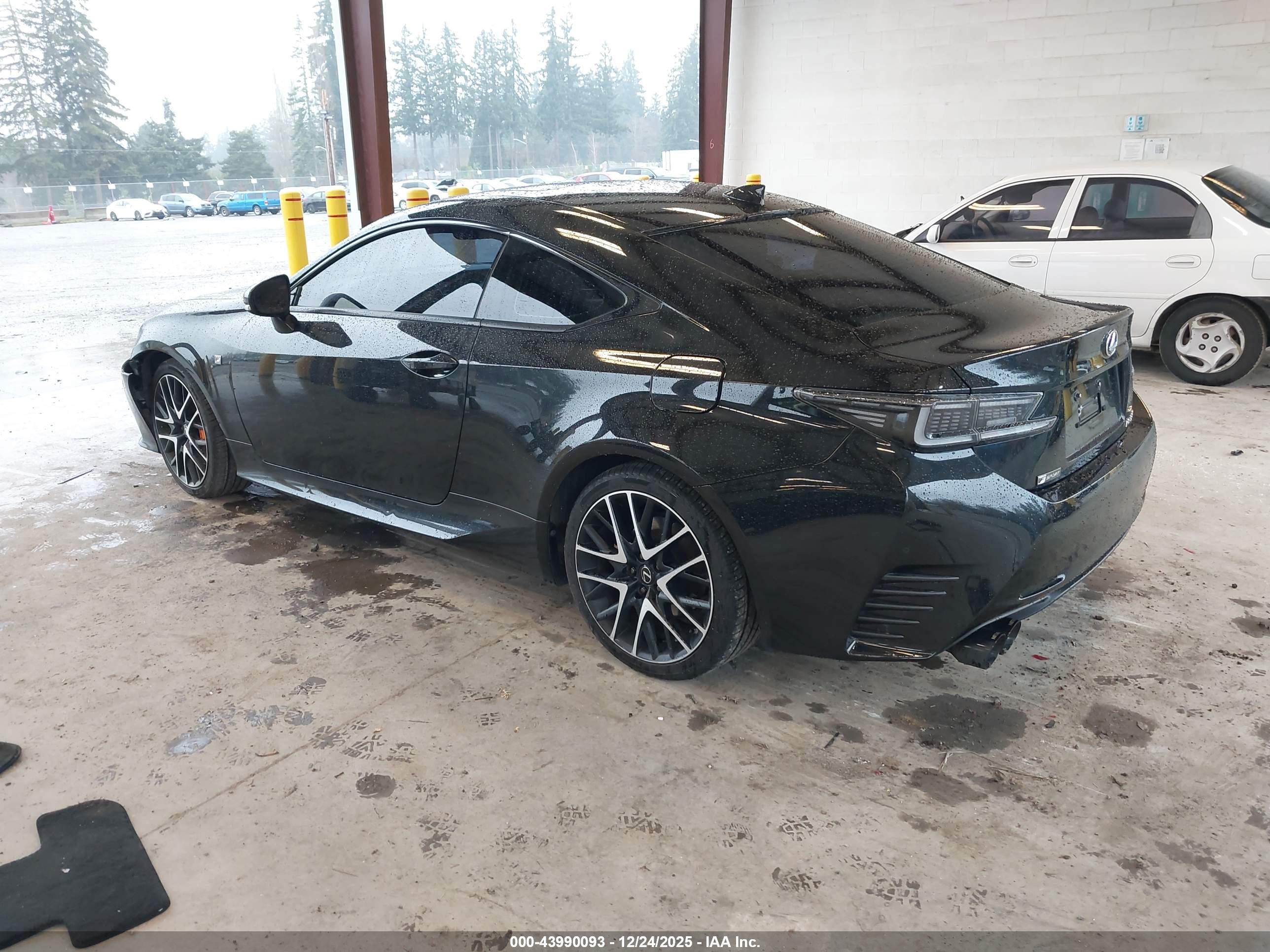LEXUS RC image 3